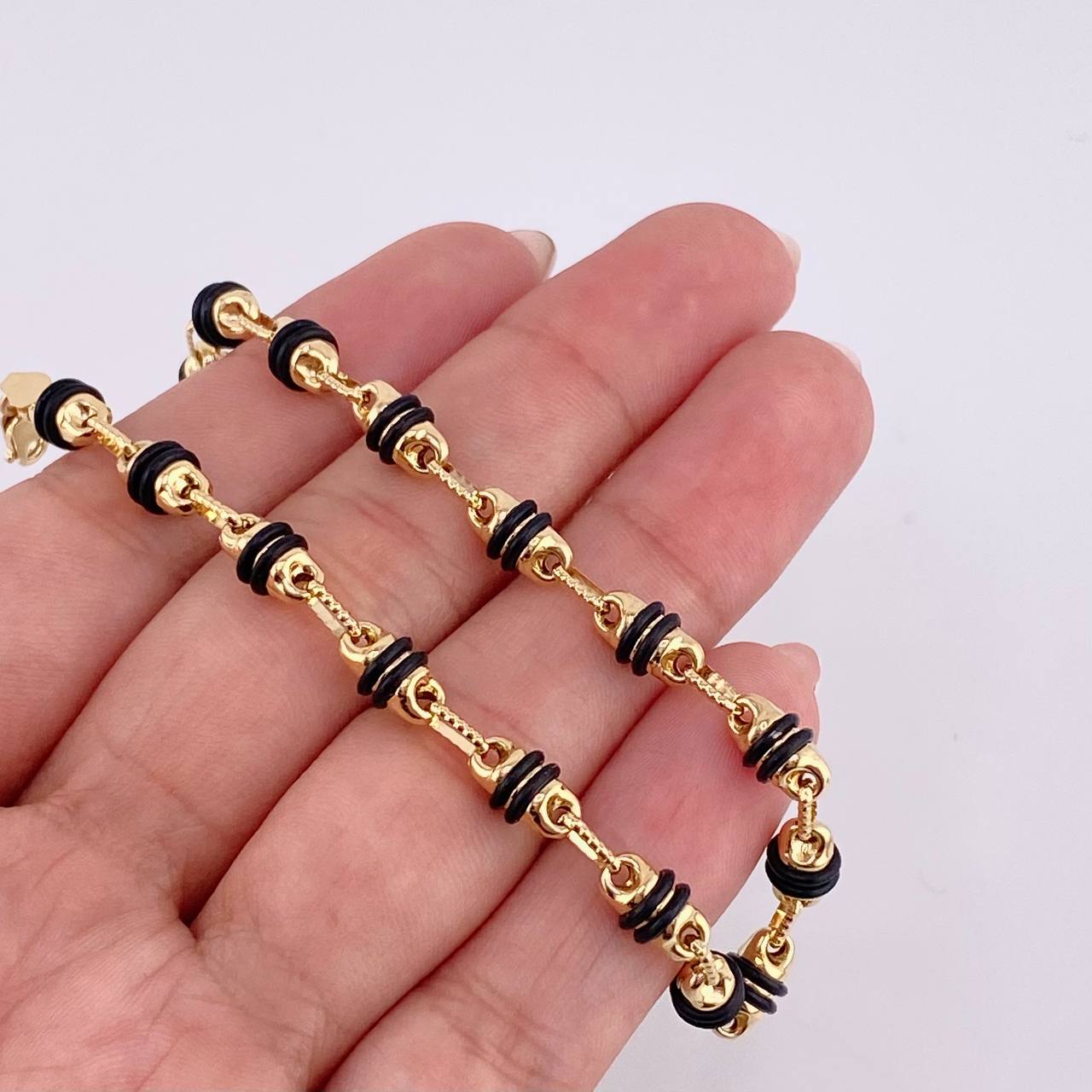 Pulso Rustico Barril 5.4 g / 8 in / 5 mm Oro Amarillo 18K