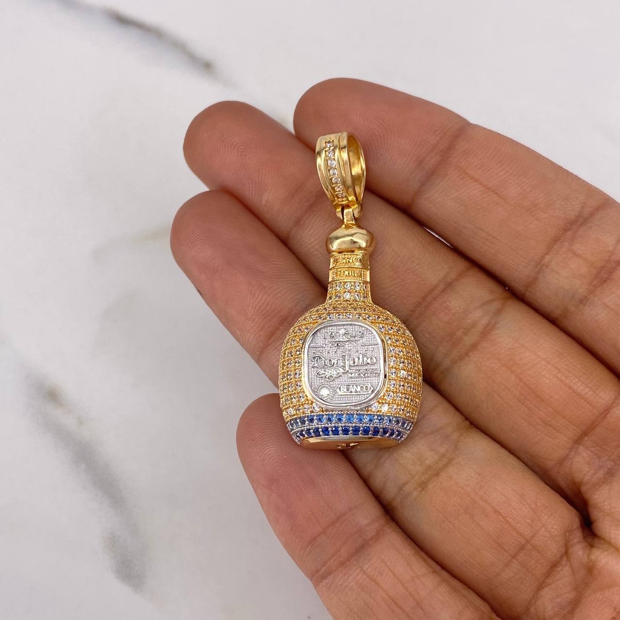 Pendant Don Julio Bottle 7.25gr / 4.2cm / White Blue Zircons Two Yellow White 18K Gold $
