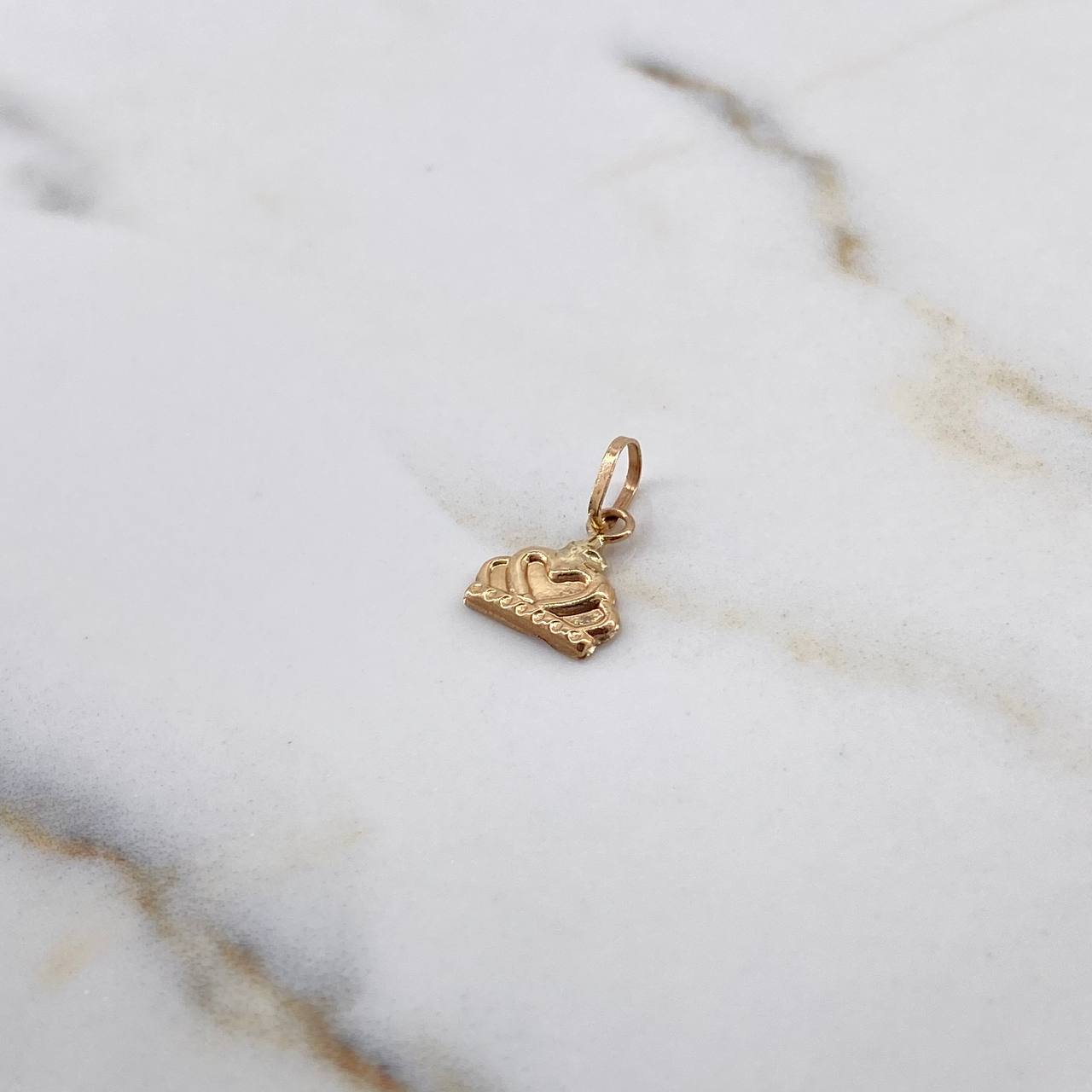 Dije Corona Corazon 0.45gr / 1.3cm / Plano Oro Amarillo 18K #