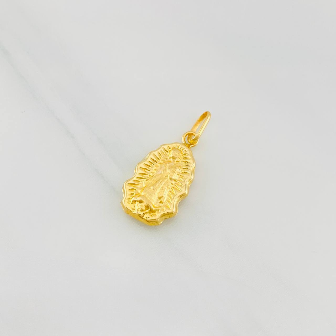 Pendant Virgin of Guadalupe 0.65g / 3/4 in Yellow Gold 18K