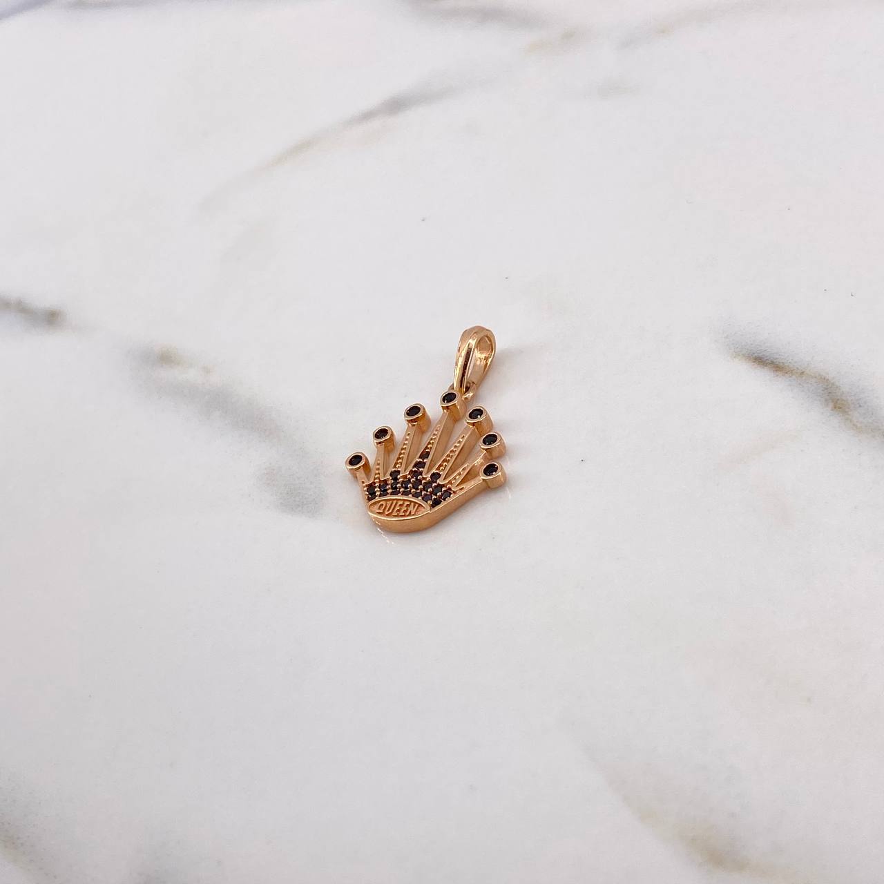 Pendant Corona Queen 2.1gr / 2.4cm / Black Zircons 18K Rose Gold $
