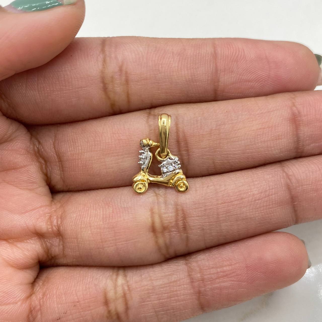 Pendant Moto 0.8gr / 1.3cm / White Zircons Two-tone Yellow and White 18K Gold &