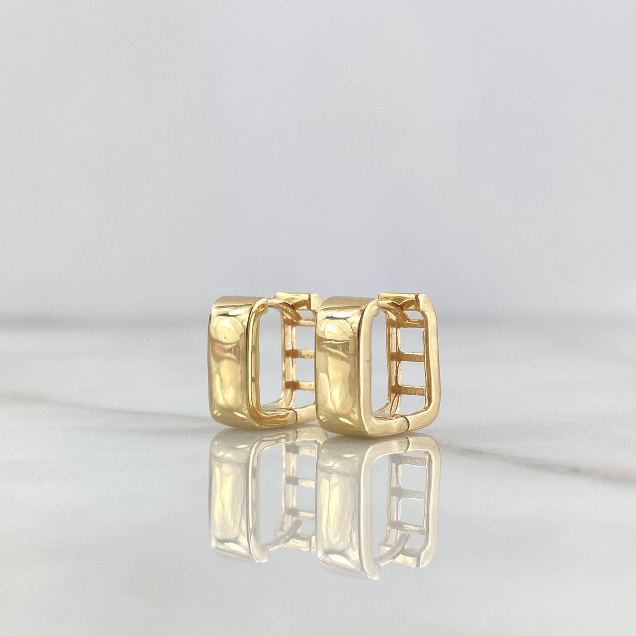 Candongas Lia 3.45gr / 1.1cm / Cuadradas Oro Blanco 18K
