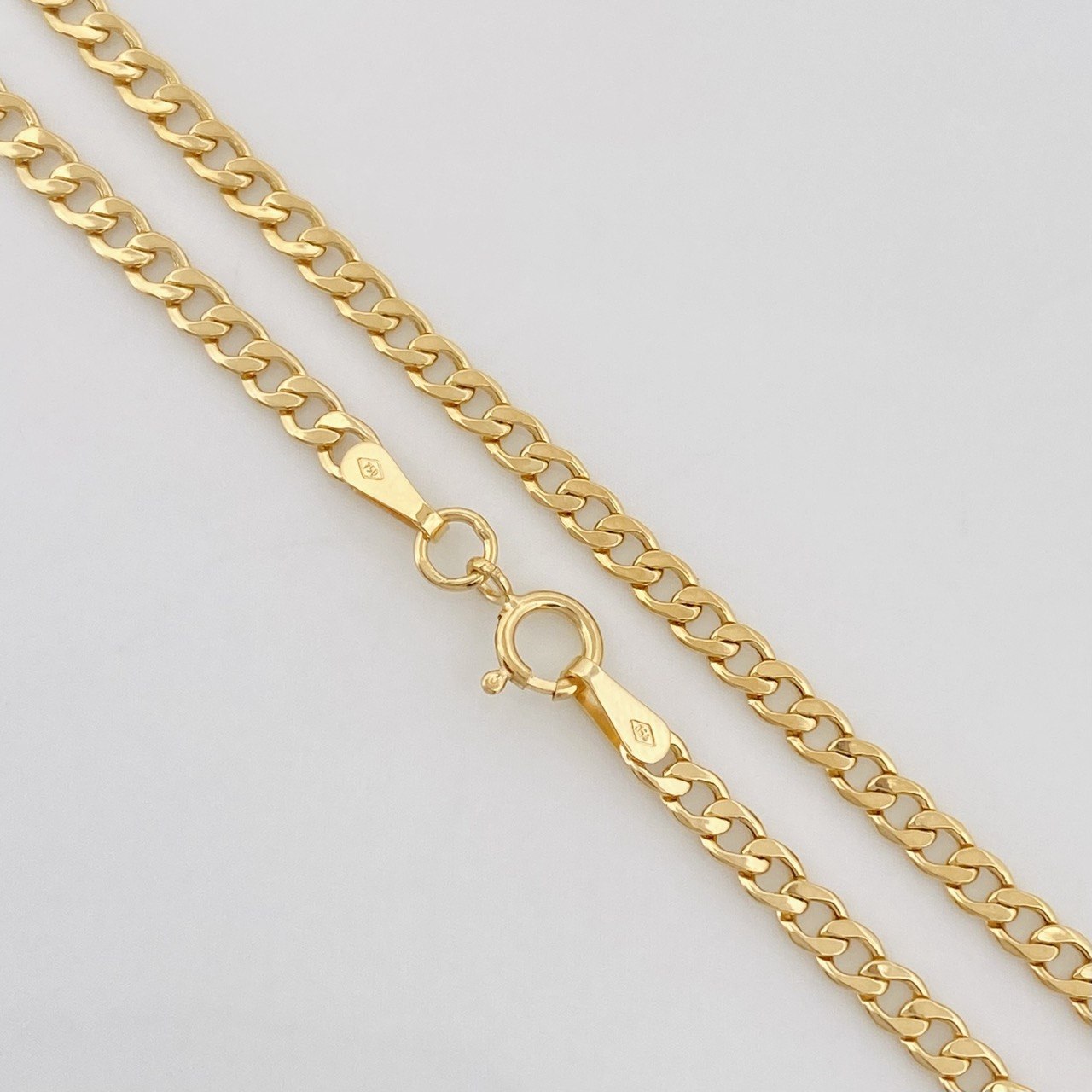 Cadena Cubana 3.05g / 24 in / 2.48mm Oro Amarillo 18K