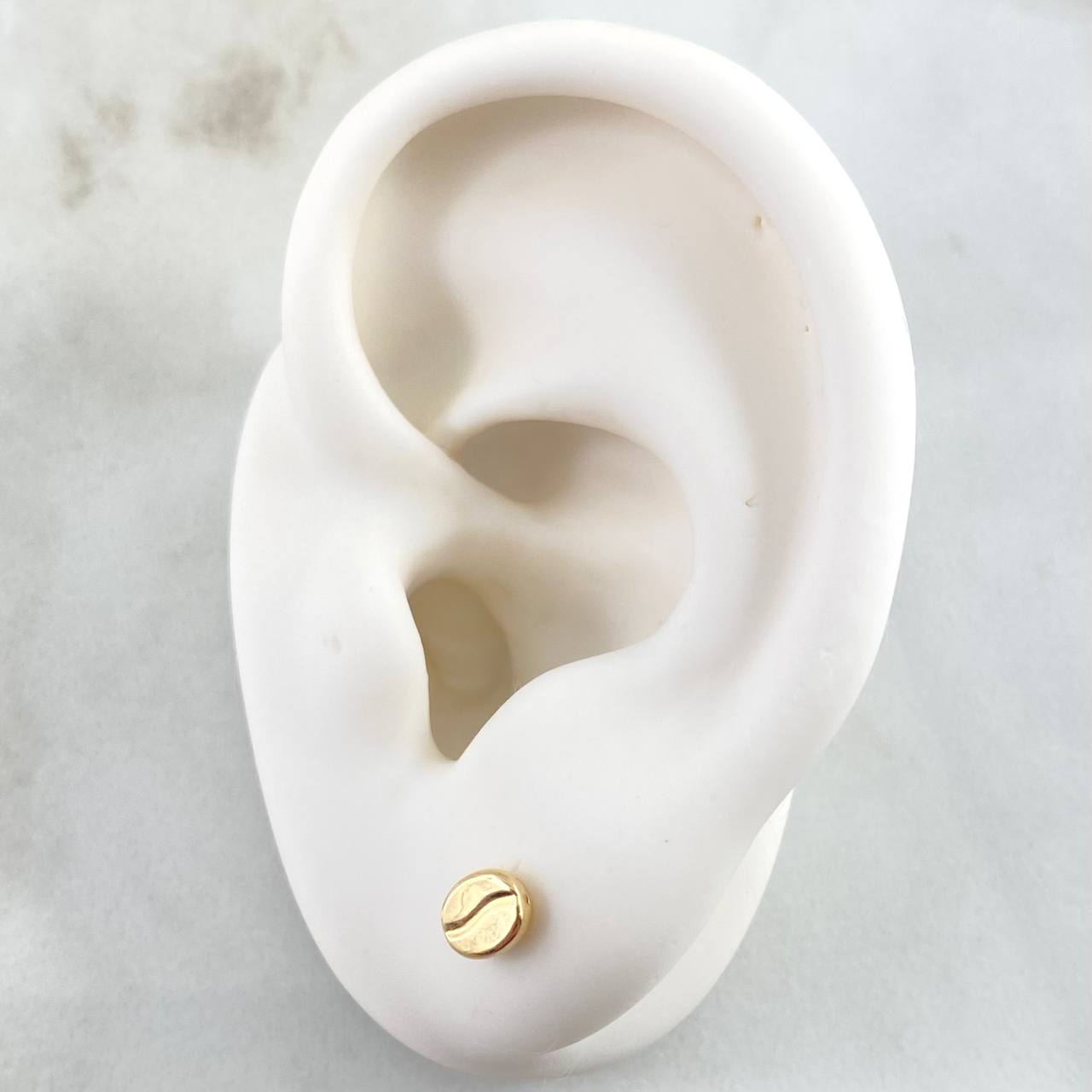 Stud Earrings Coffee Grain 0.55gr / 18K Gold ©