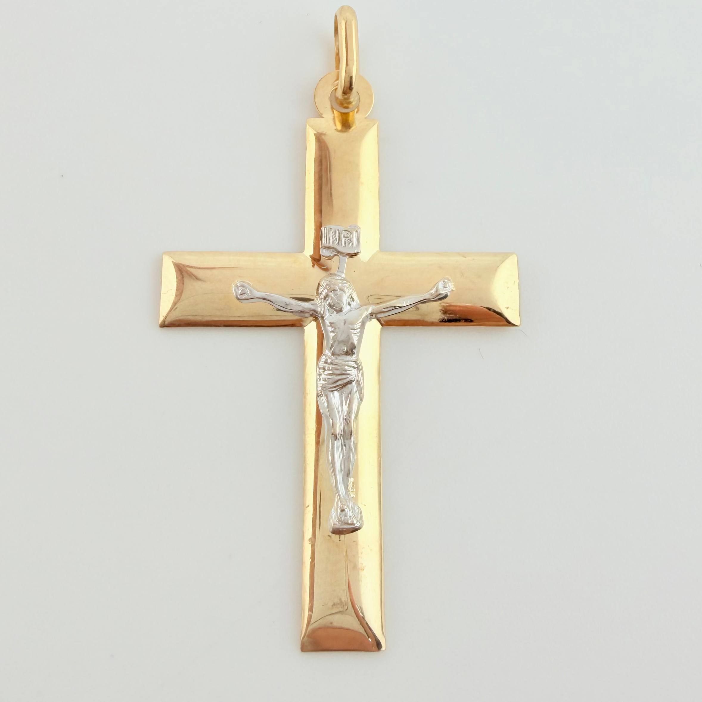 Dije Cruz Cristo 3gr / 2 in / Dos Oros Amarillo Blanco +4 18K ©