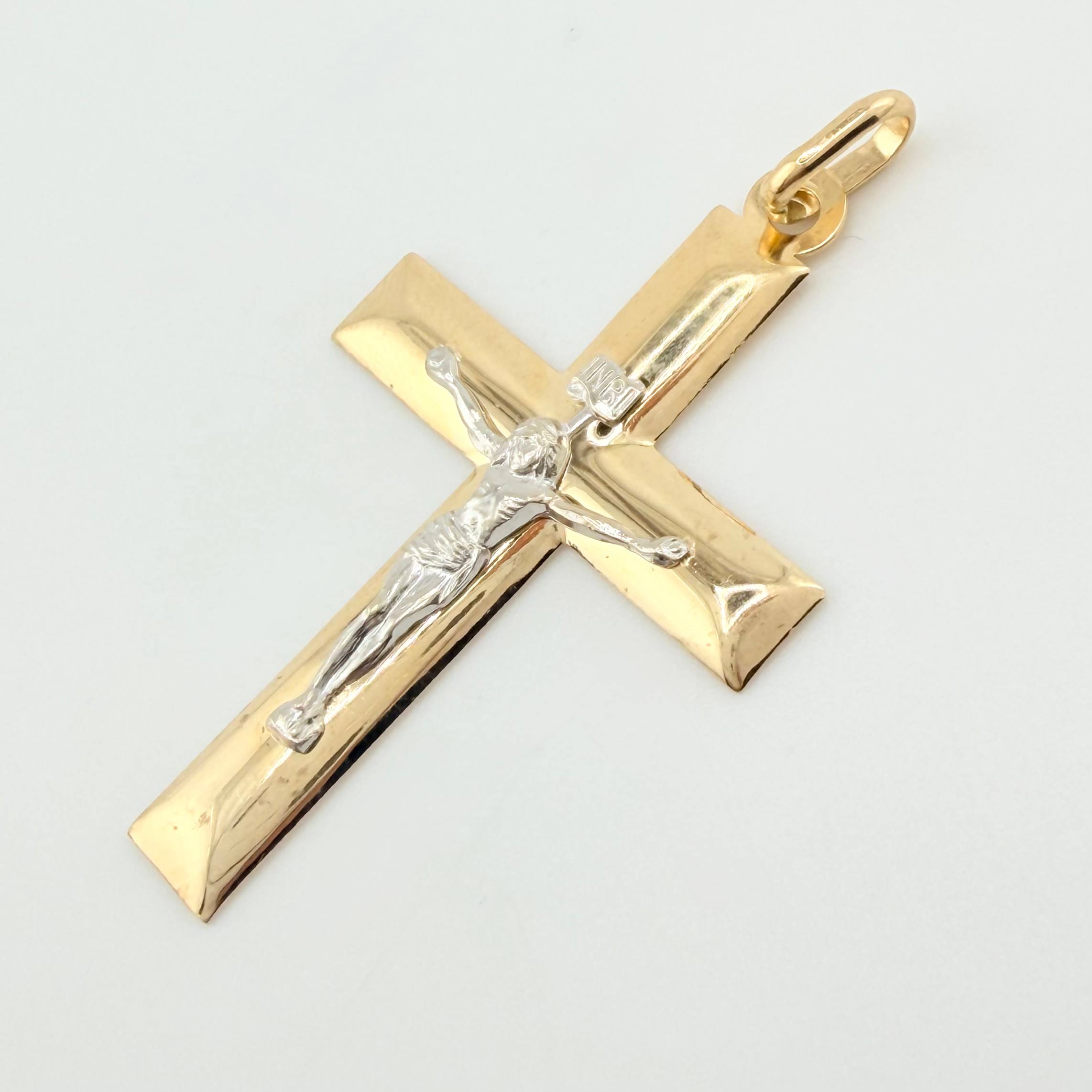 Dije Cruz Cristo 3gr / 2 in / Dos Oros Amarillo Blanco +4 18K ©