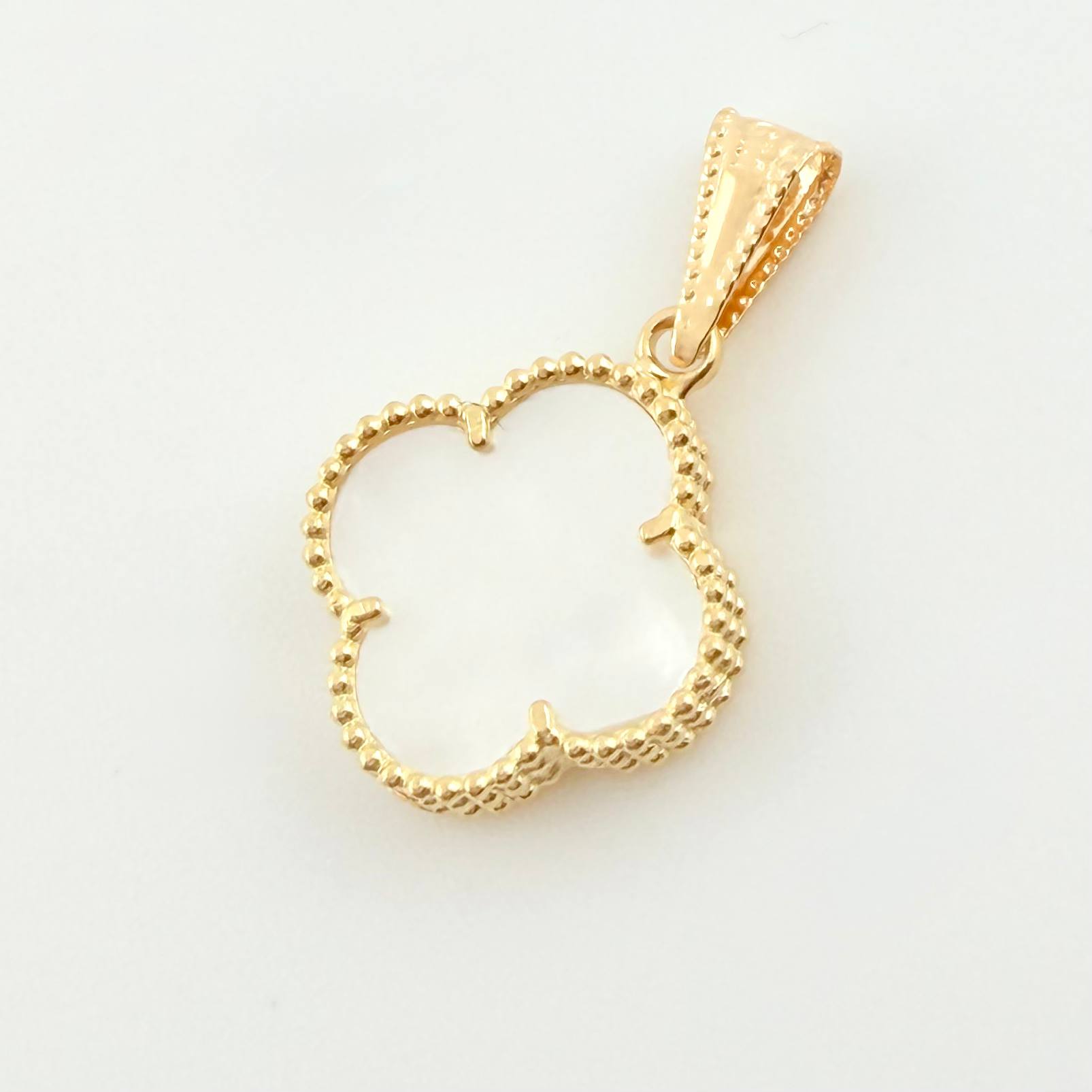 Dije Trebol Blanco 1.75gr / 1 in / Oro Amarillo Nac.Esp. 18K *