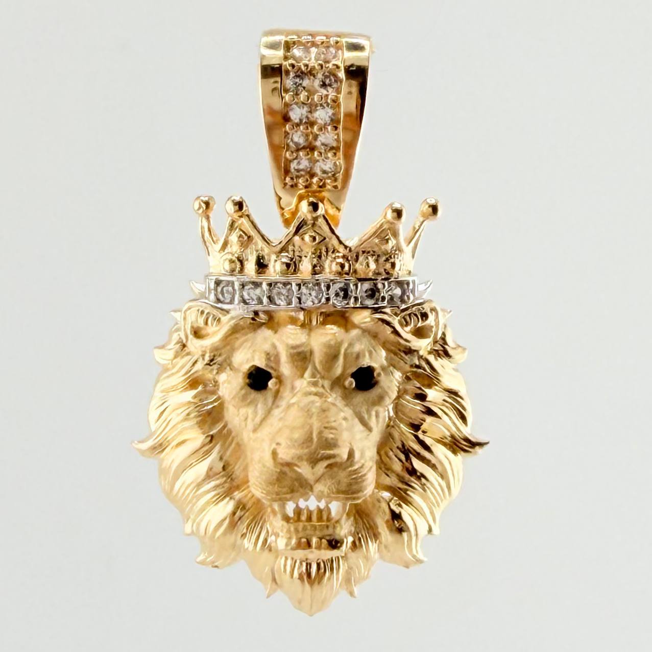 Lion Crown Pendant 3.3gr / 1 in / Yellow Gold 18K ©
