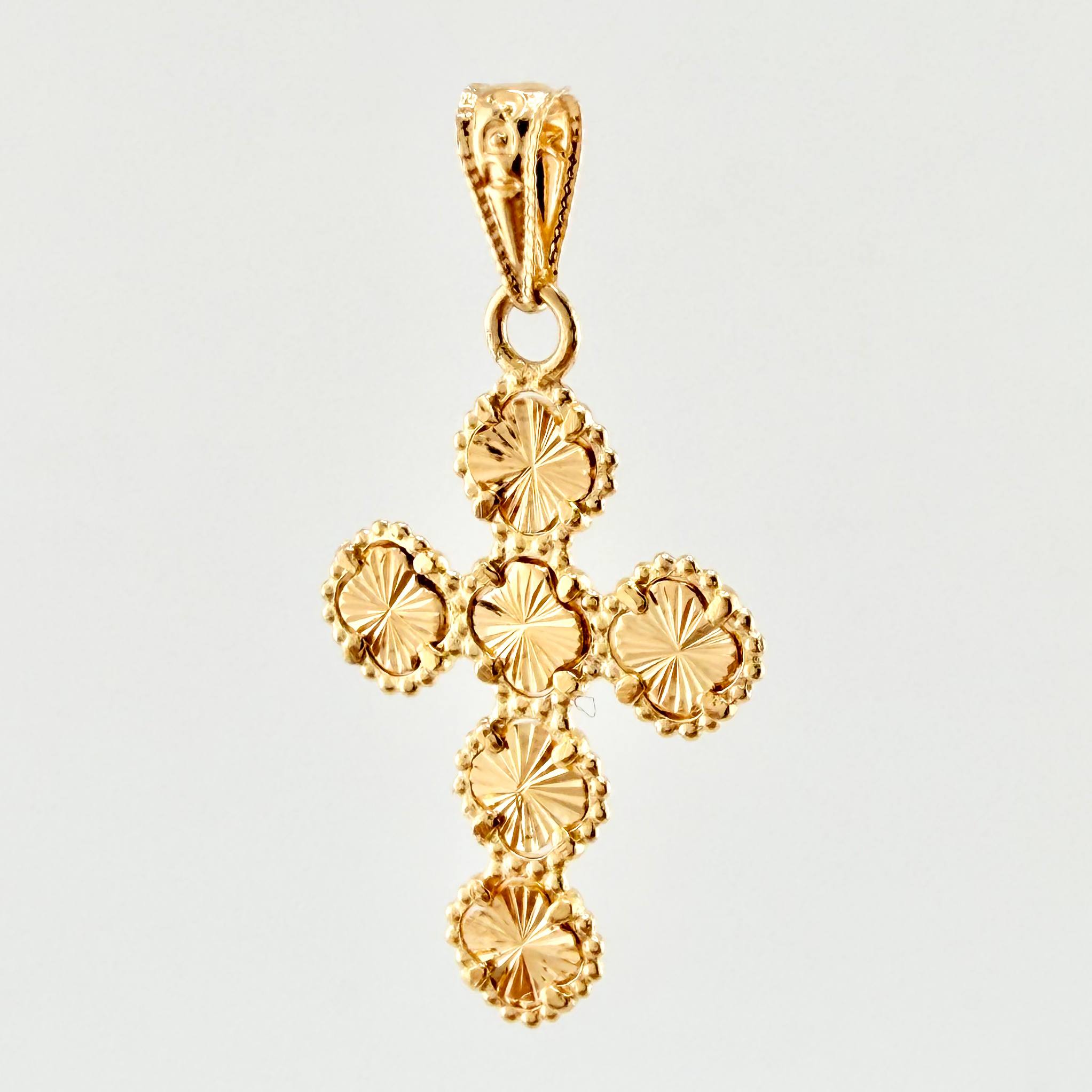 Dije Cruz Trebol Dorada 1.5gr / 1 1/4 in / Oro Amarillo Nac.Esp. 18K *