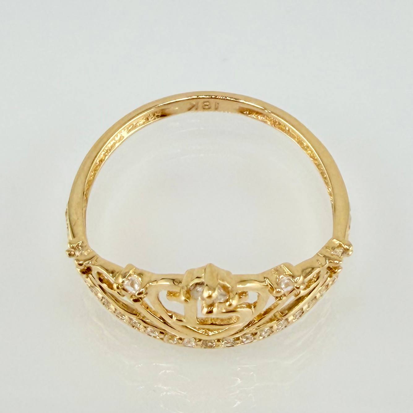 Tiara Quinceañera Heart Ring 2.05g / T7 / 18K Yellow Gold