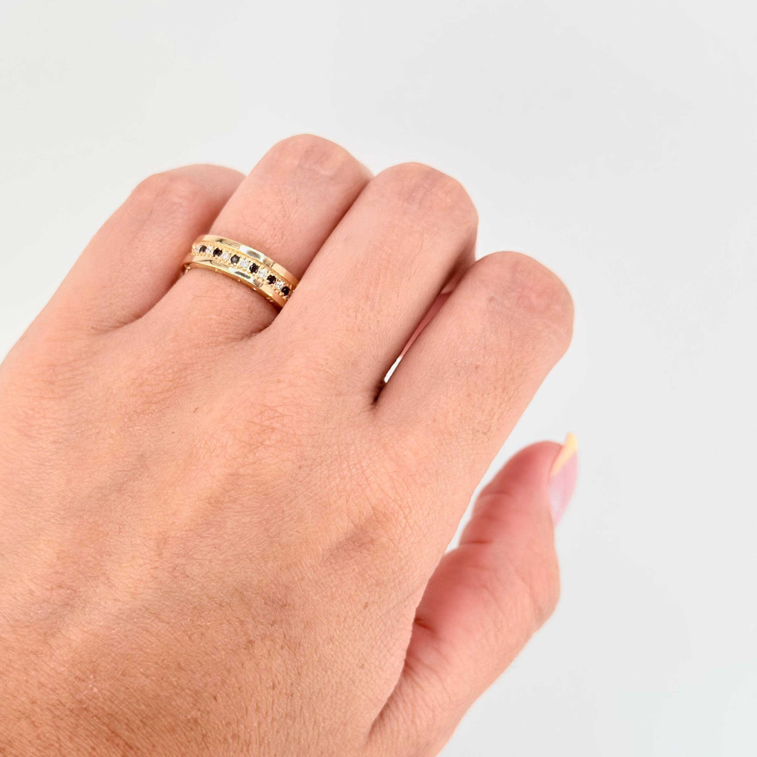 Rustic Ring 3.35g / T5 3/4 / 18K Yellow Gold