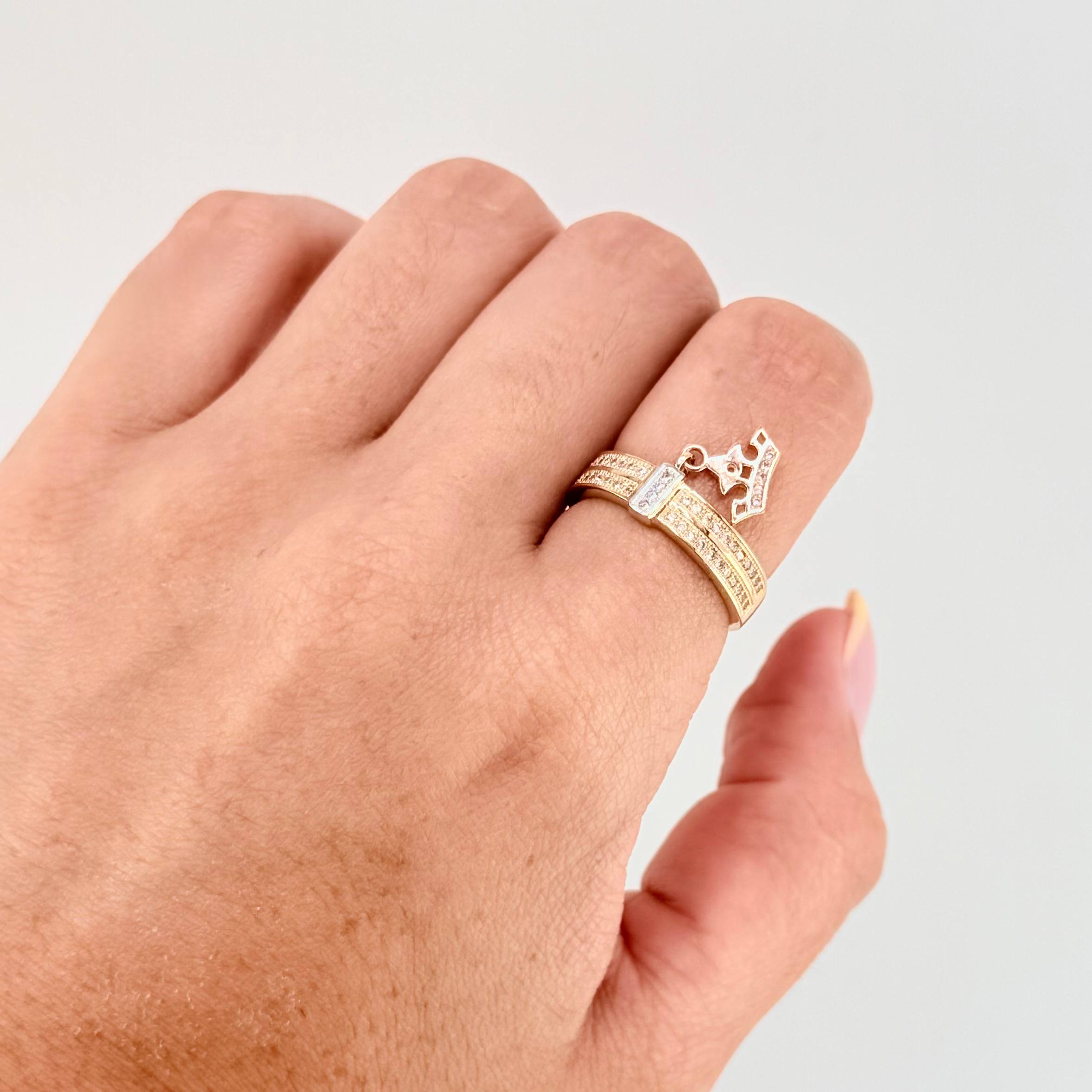 Anillo Visagra Corona Colgante 3.8gr / T7 / Tres Oros 18K