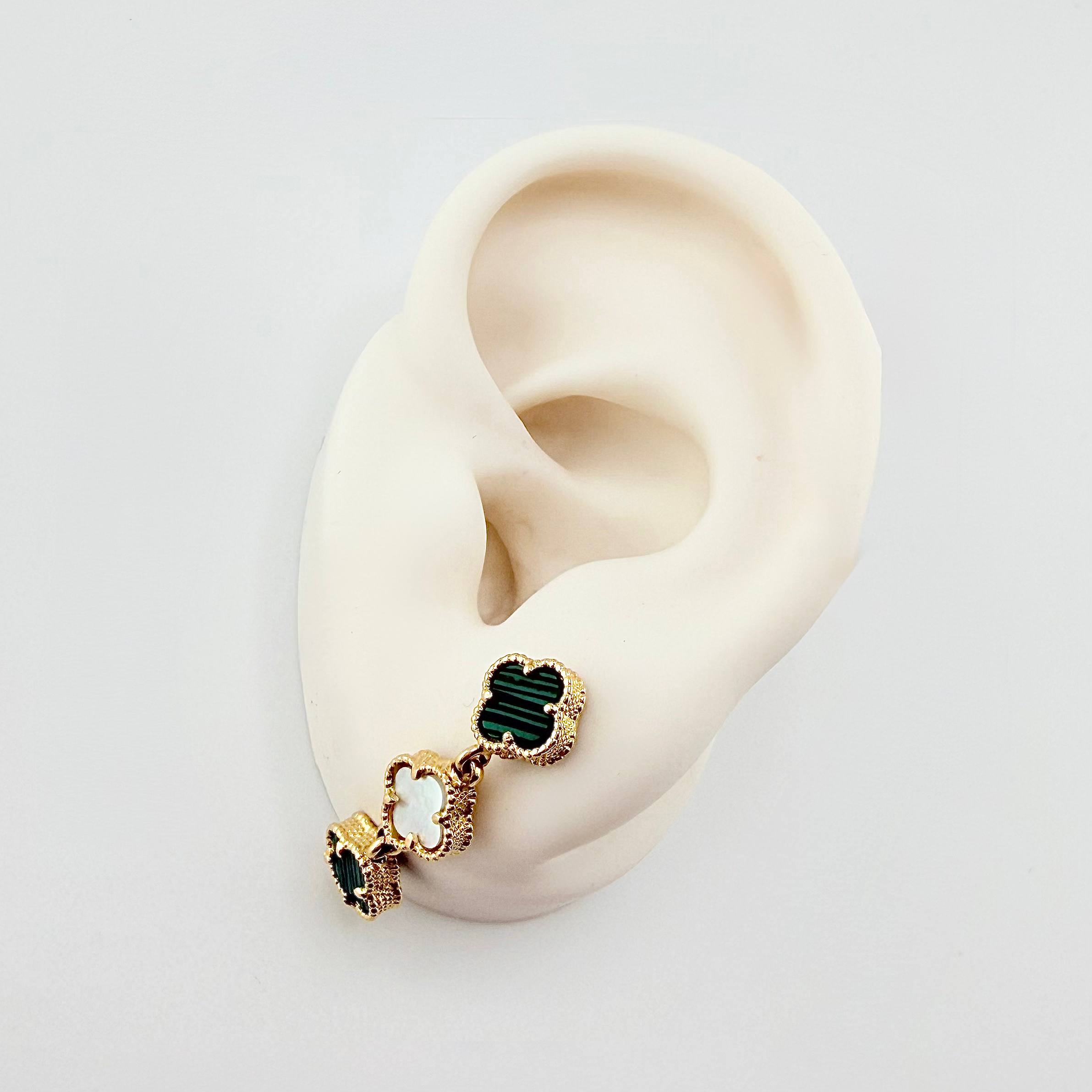 Topos Trebol Trio Malaquita Verde Nacar Blanco 4.9gr / 1 1/4 in / Oro Amarillo Nac.Esp. 18K