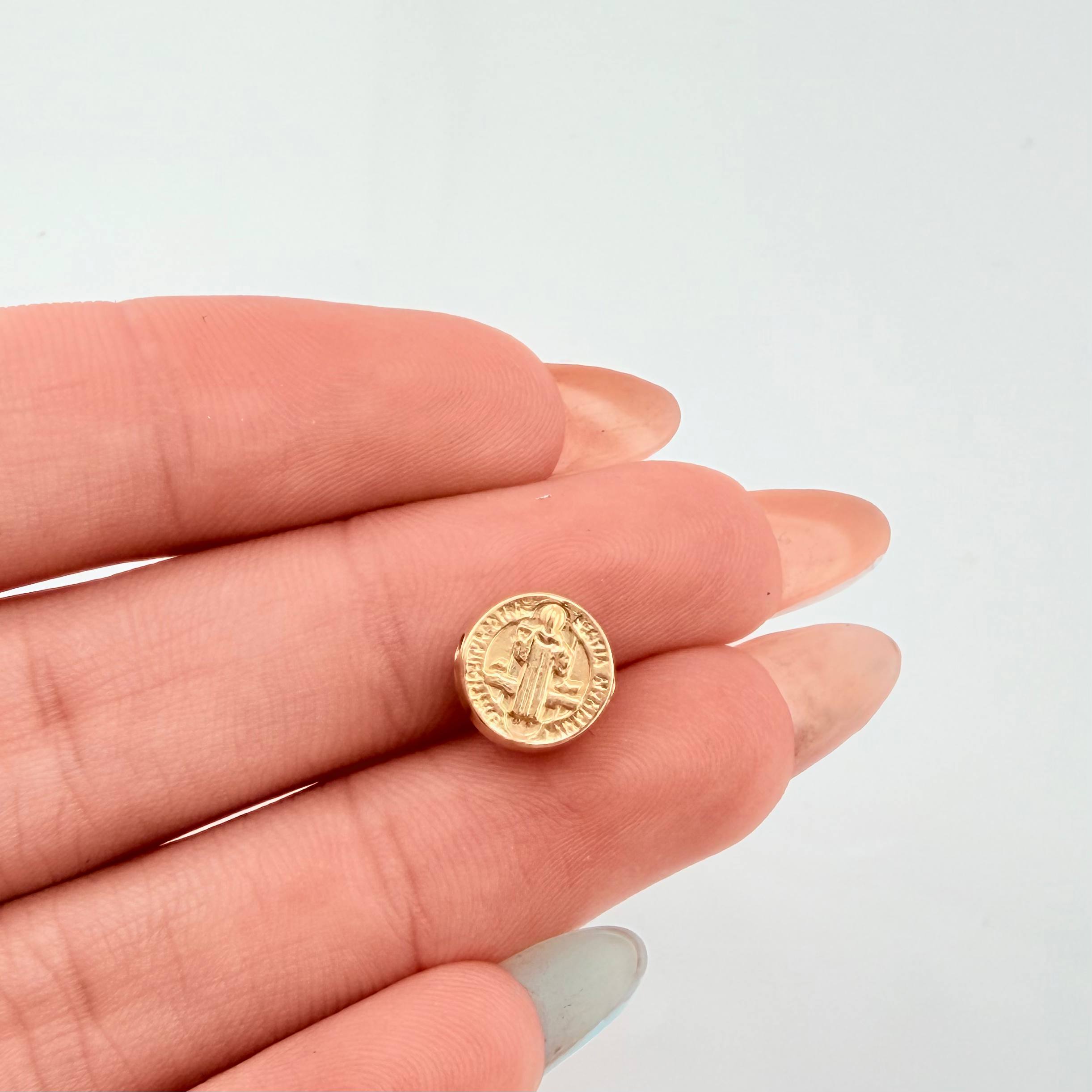 Herraje San Benito 0.4gr / 1/4 in / Oro Amarillo 18K ©