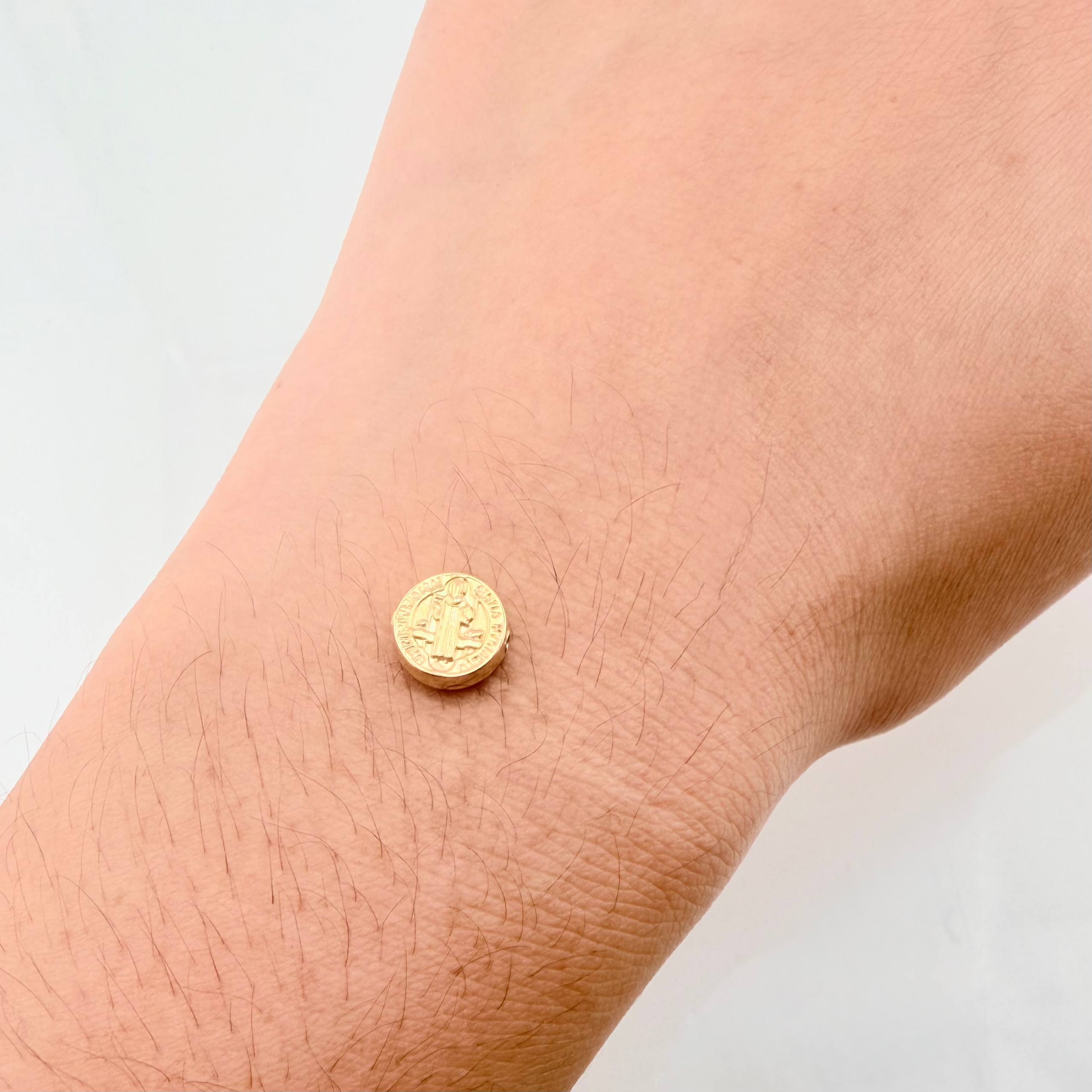 Herraje San Benito 0.4gr / 1/4 in / Oro Amarillo 18K ©