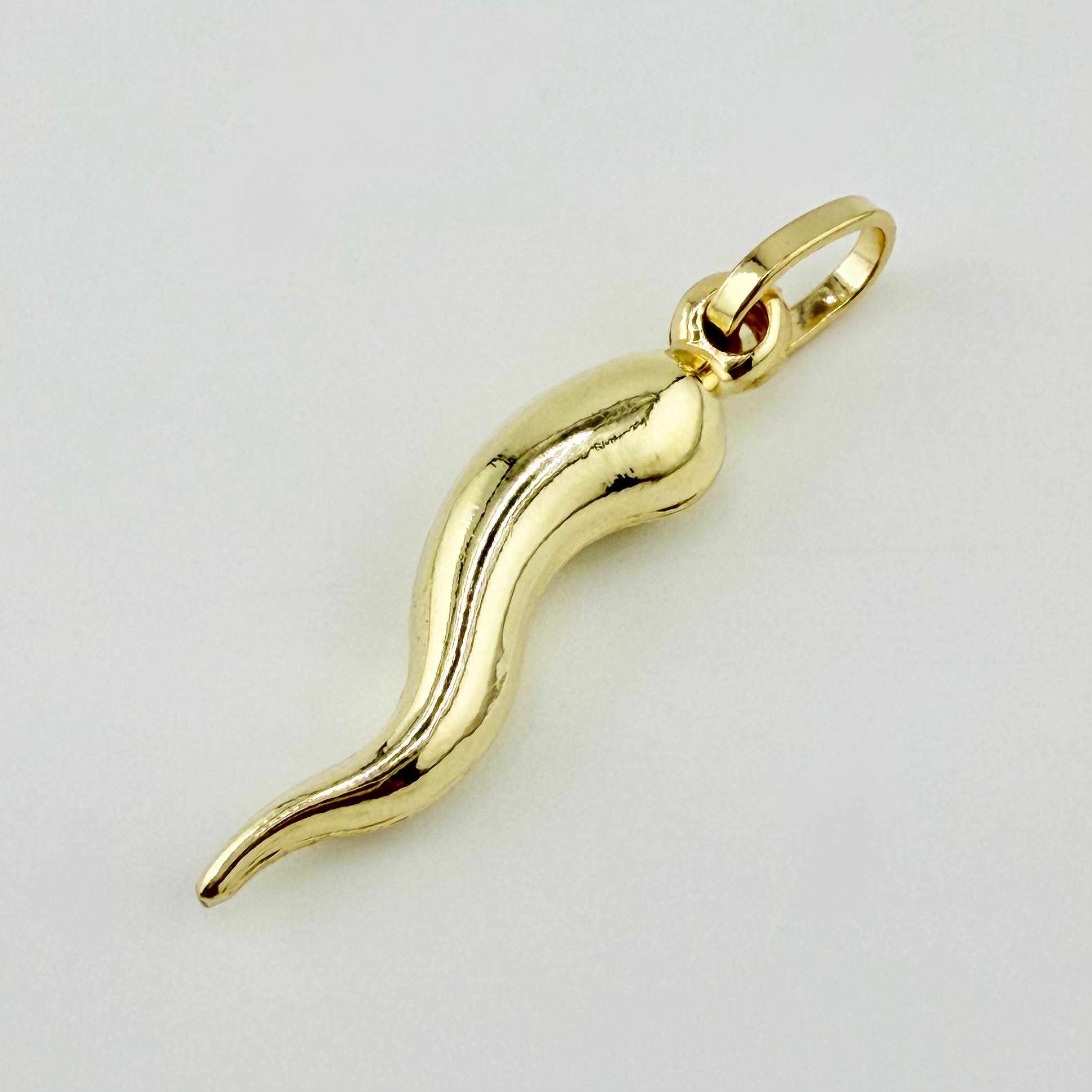 Dije Chile Jalapeño 0.95gr / 1 in / Oro Amarillo +4 18K ©