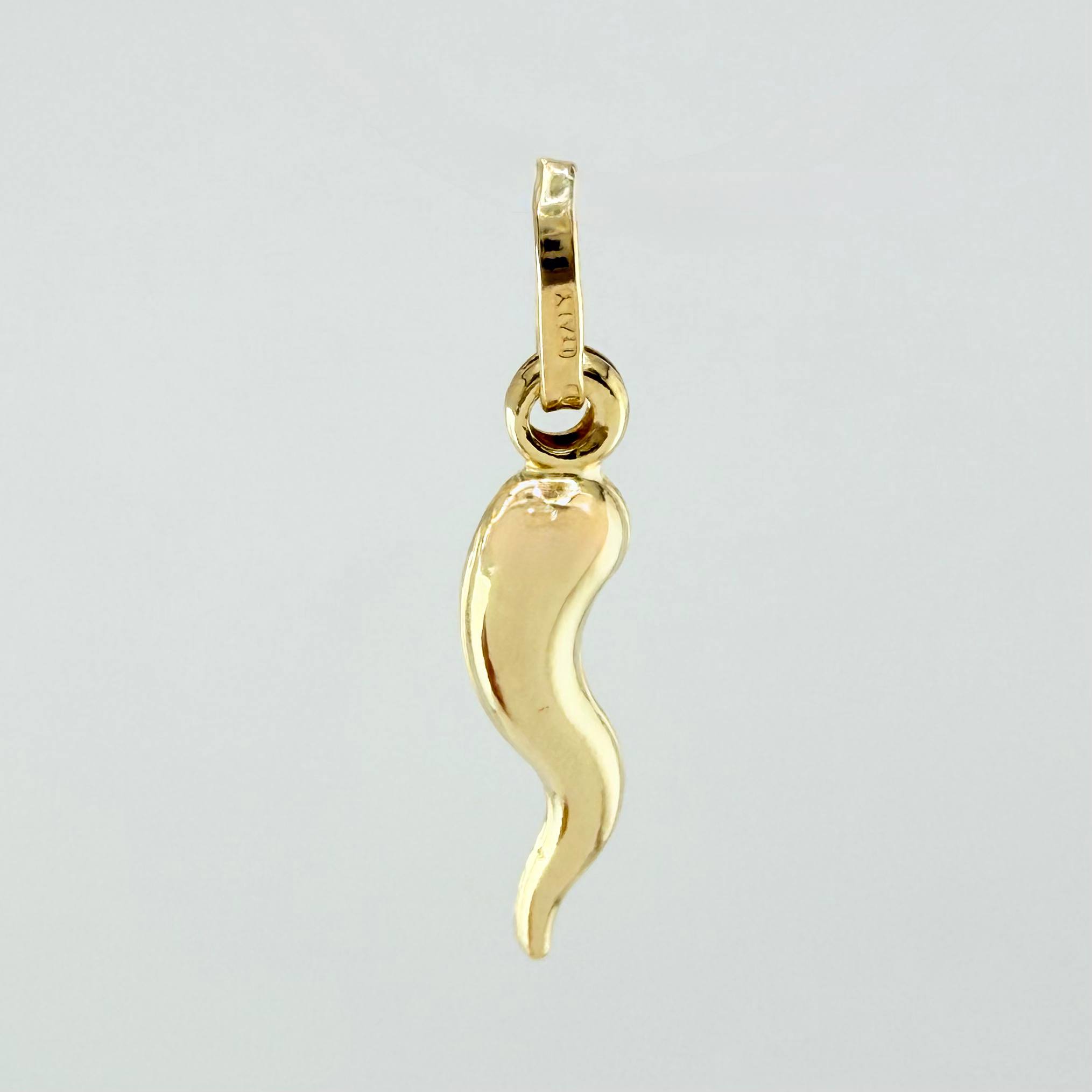 Dije Chile Jalapeño 0.75gr / 1 in / Oro Amarillo +4 18K *