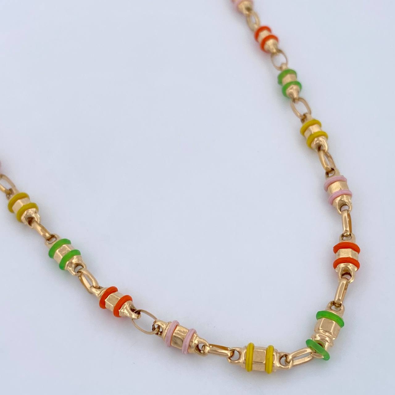 Rustic Barrel Smooth Chain 8.65gr / 24 1/2 in / 18K Gold