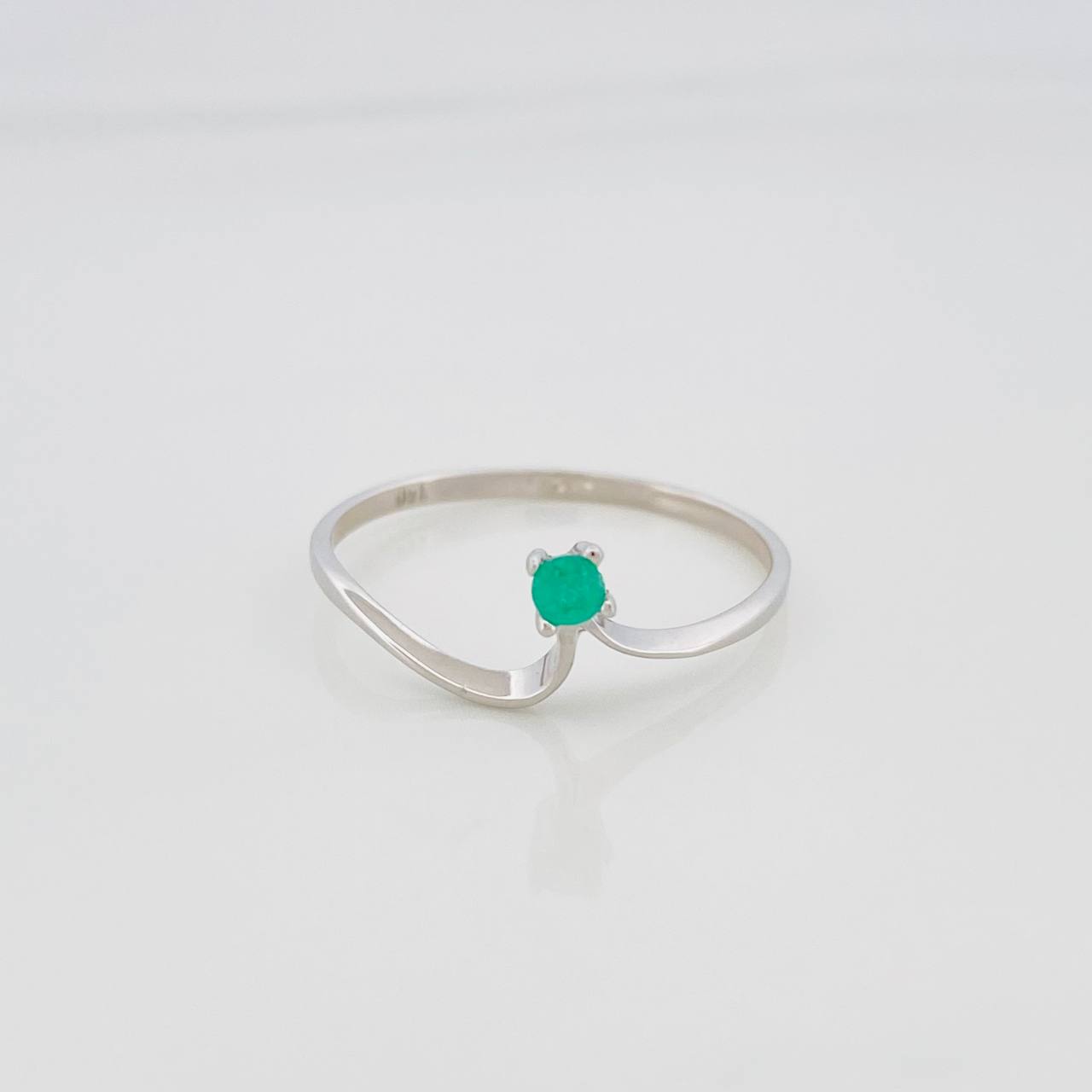 Anillo Ola Esmeralda 05 Pts 0.75 g / T7 1/2 Plata 925