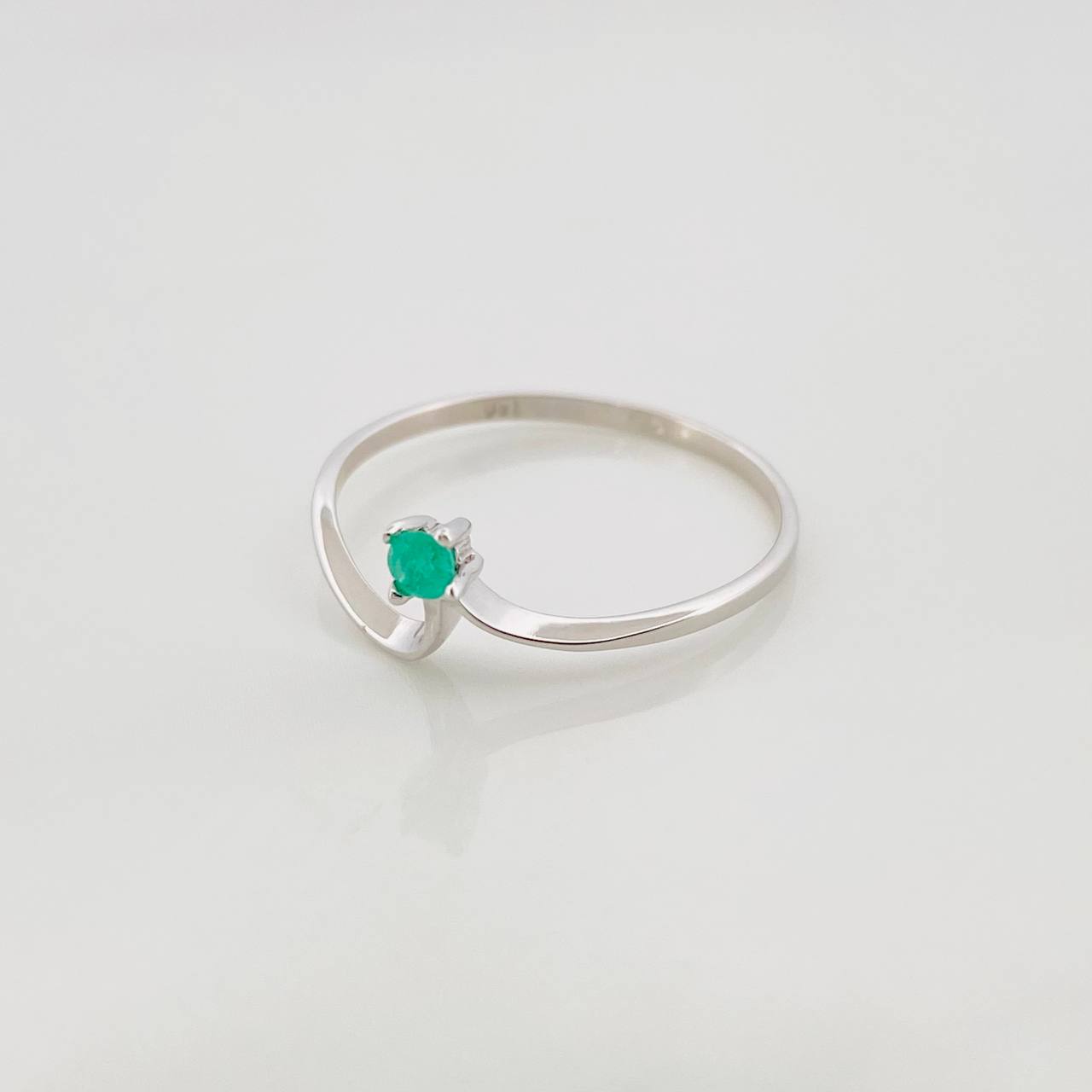 Anillo Ola Esmeralda 05 Pts 0.75 g / T7 1/2 Plata 925