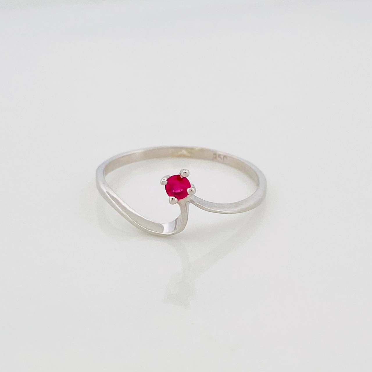Wave Ring Ruby 05 Pts 0.65 g / T5 1/4 Silver 925