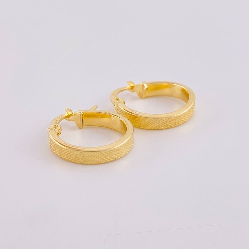 Hoop Earrings Maura Textured 1.5 g / 3/4 in 18K Yellow Gold