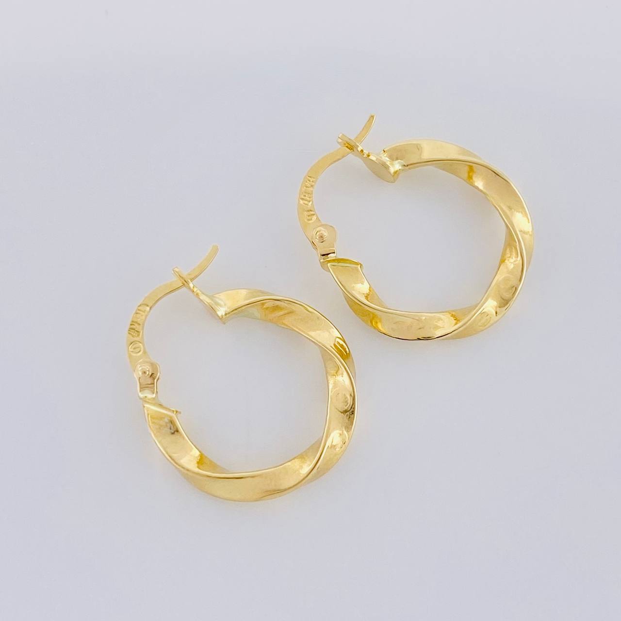 Candongas Amber 1.6 g / 3/4 in Oro Amarillo 18K