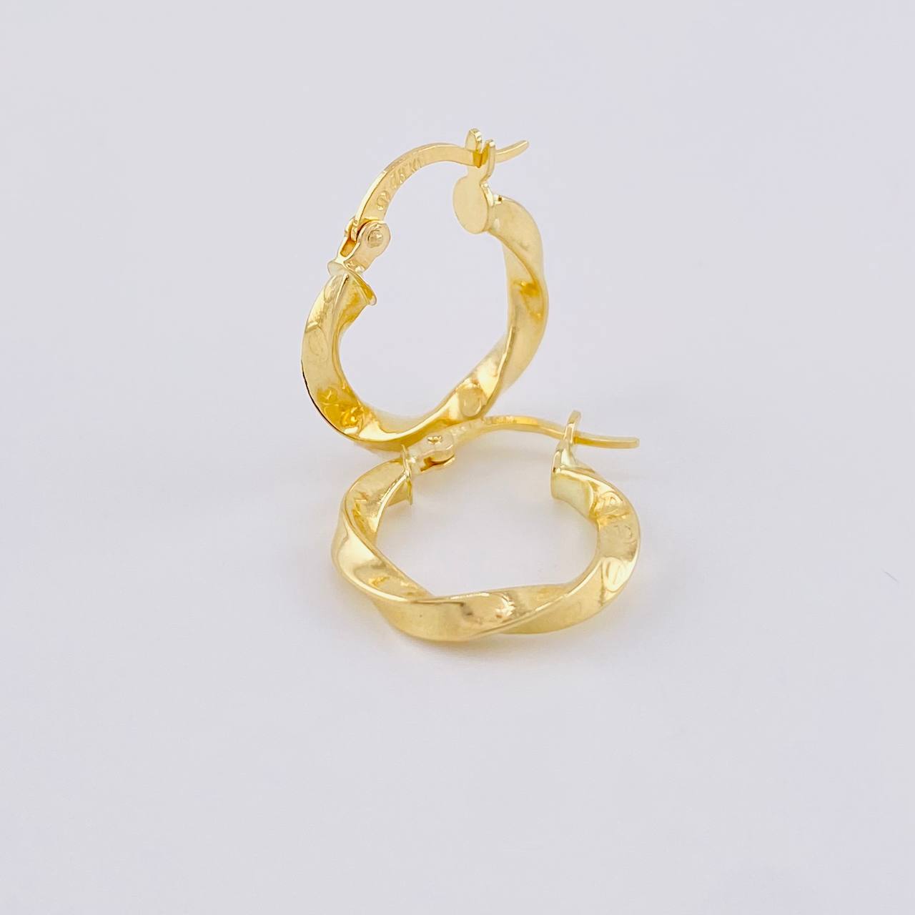 Candongas Amber 1.6 g / 3/4 in Oro Amarillo 18K