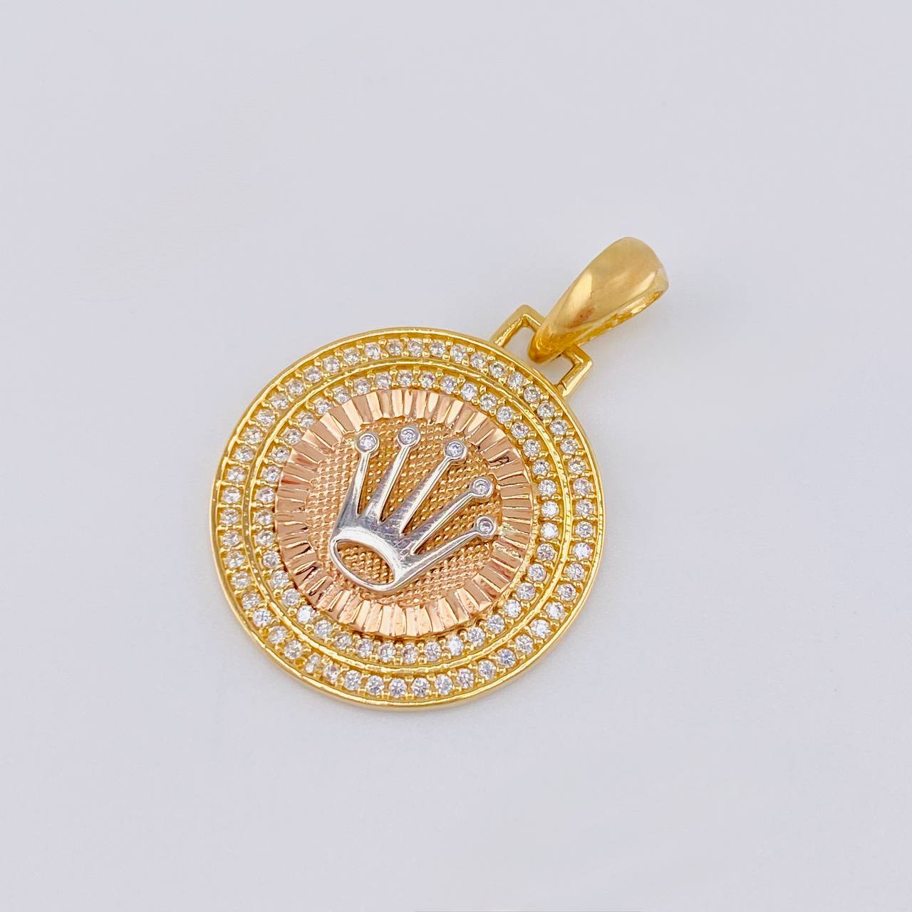 Pendant Circular Crown 4.4 g / 1 1/4 in Three-Tone 18K
