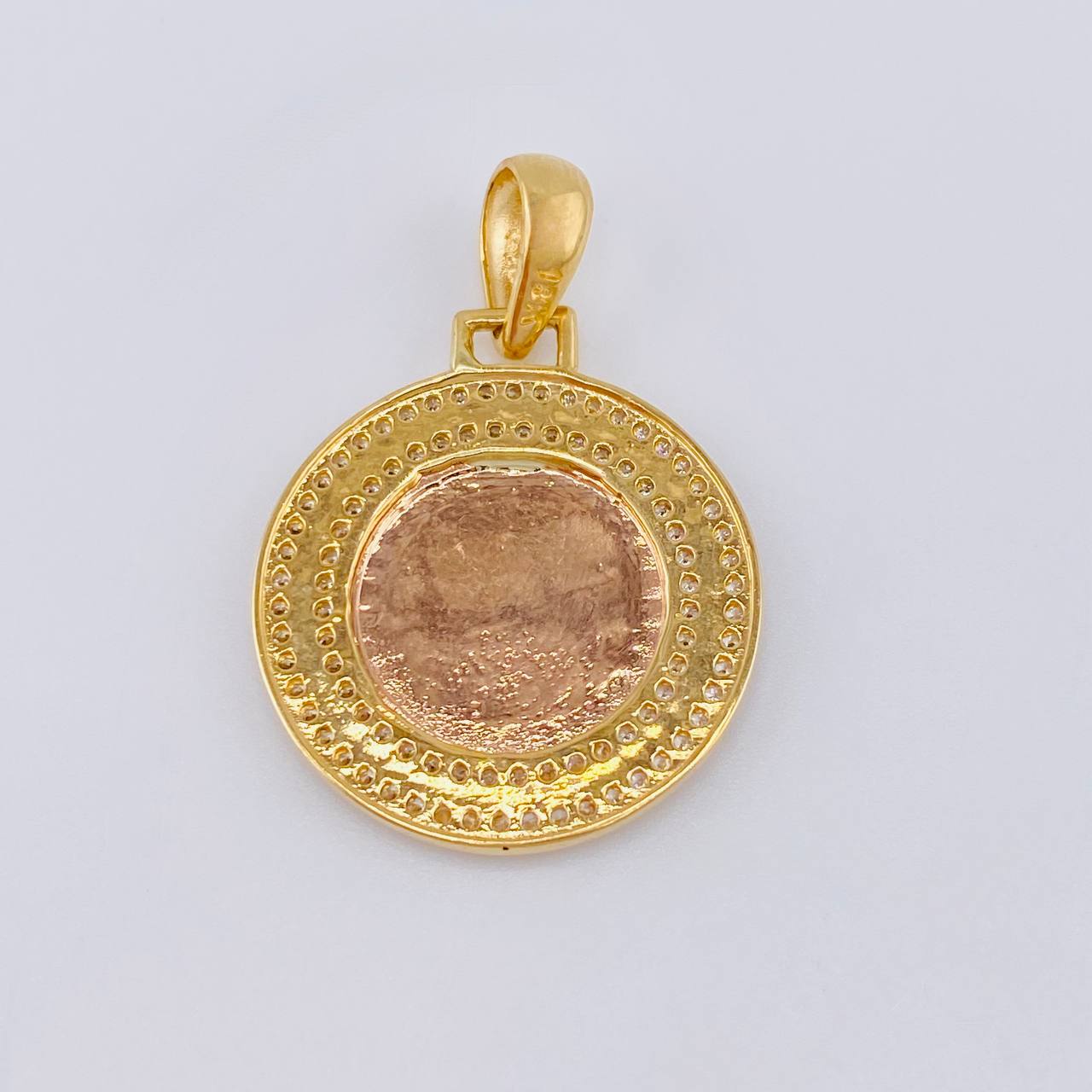 Pendant Circular Crown 4.4 g / 1 1/4 in Three-Tone 18K