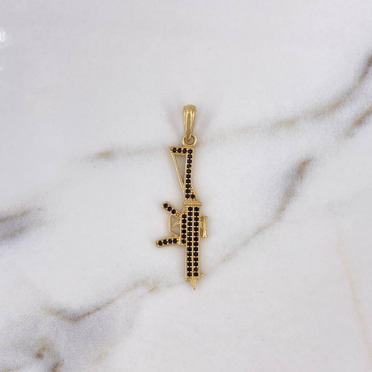 Pendant Rifle Weapon 2.45gr / 4.4cm / Black Zircons 18K Yellow Gold $