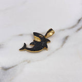 Dije Tiburon 5.15gr / 3.8cm / Circones Negros Oro Amarillo 18K #