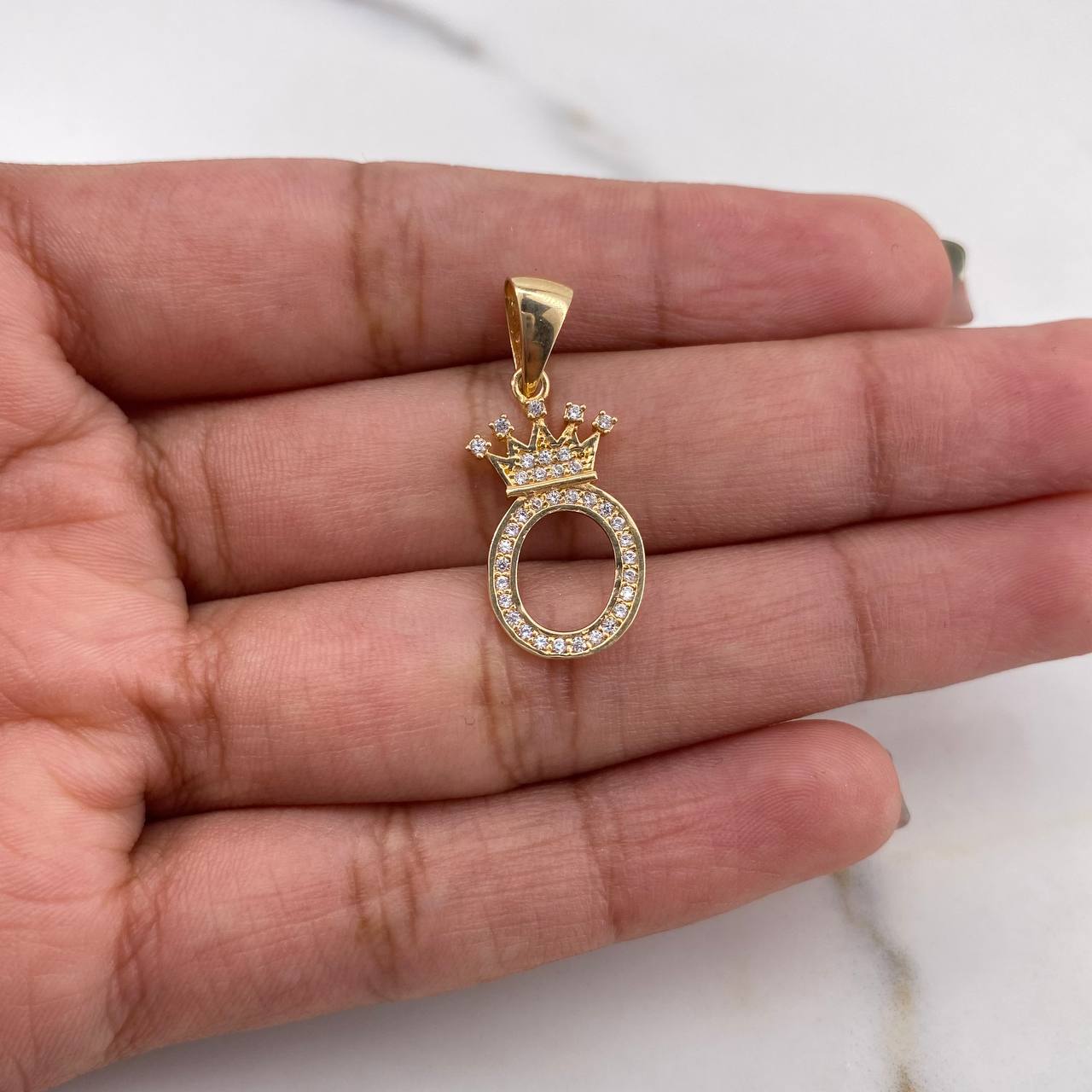Pendant Letter O Crown 1.45gr / 2.7cm / White Zircons 18K Yellow Gold #