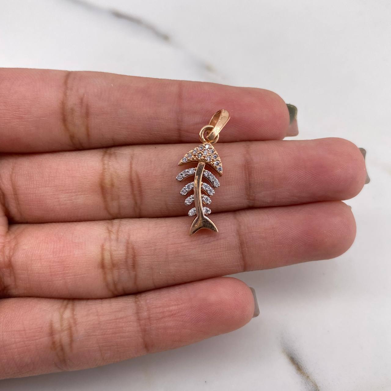 Pendant Skeleton Fish 1.9gr / 2.5cm / White Zircons Two-tone White Rose 18K #