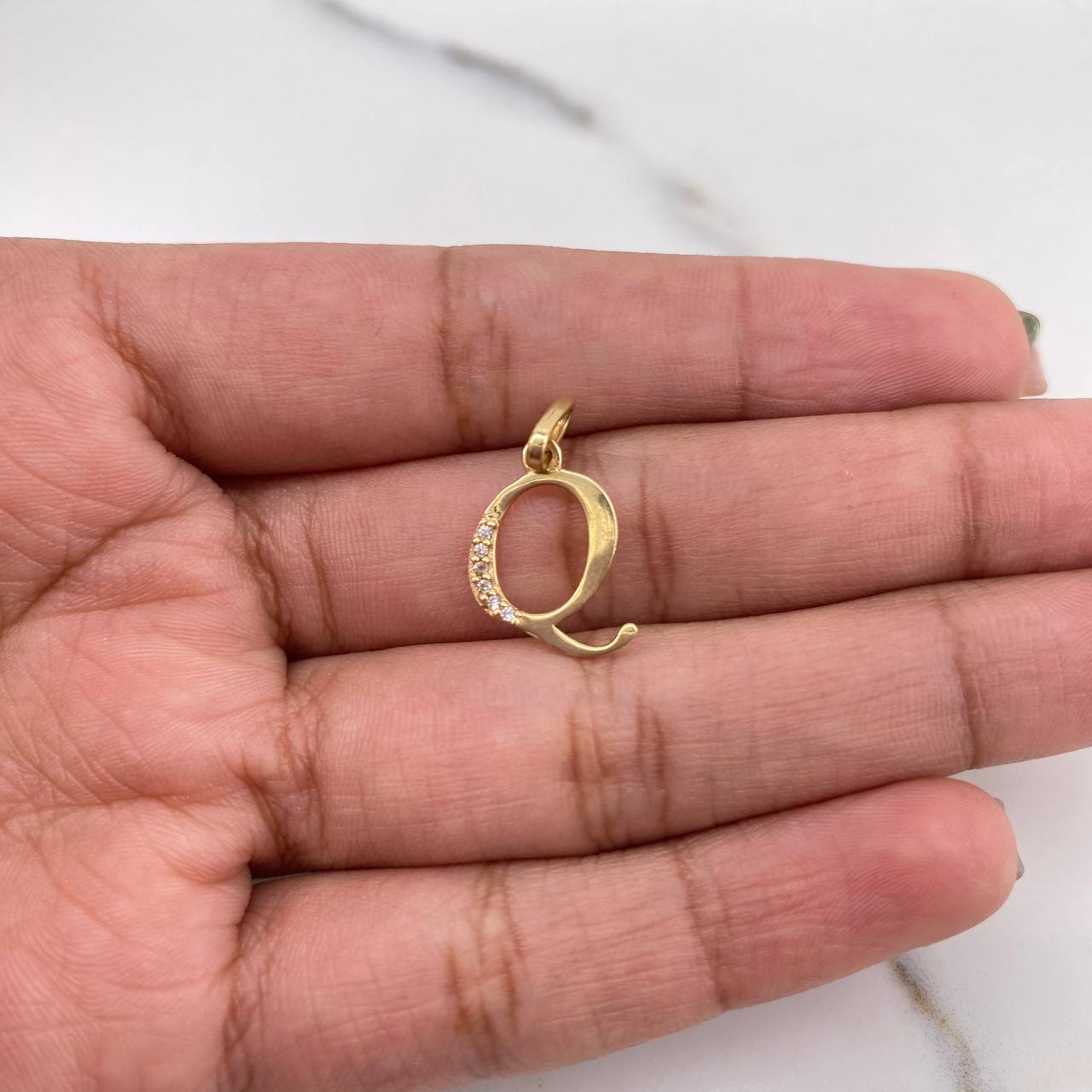 Pendant Letter Q 0.7gr / 2cm / White Zircons 18K Yellow Gold #