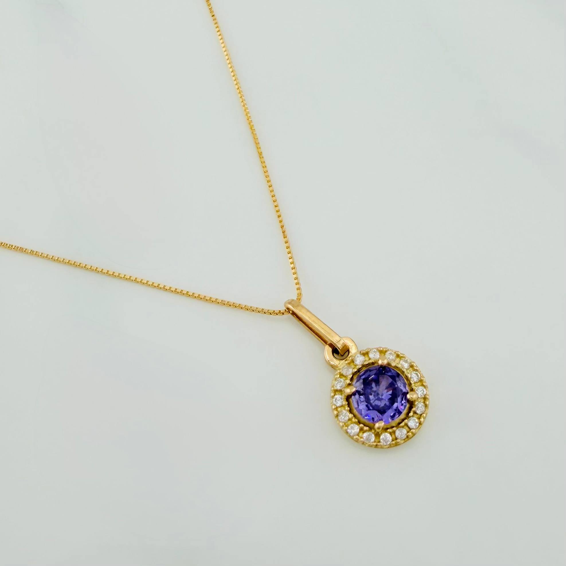 Venetian Chain + Halo Pendant / 2.2g / 18 in Yellow Gold 18K