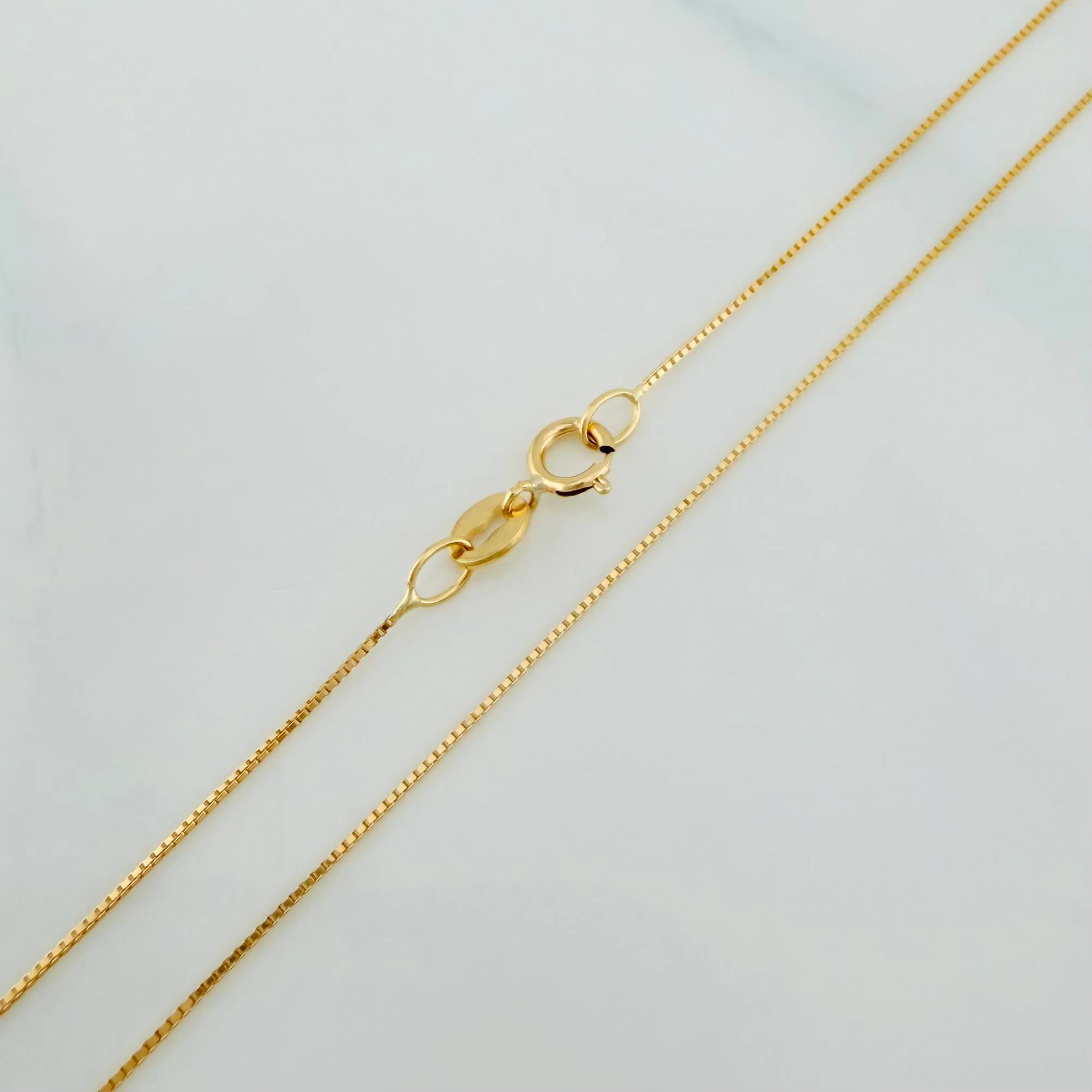 Venetian Chain + Halo Pendant / 2.2g / 18 in Yellow Gold 18K