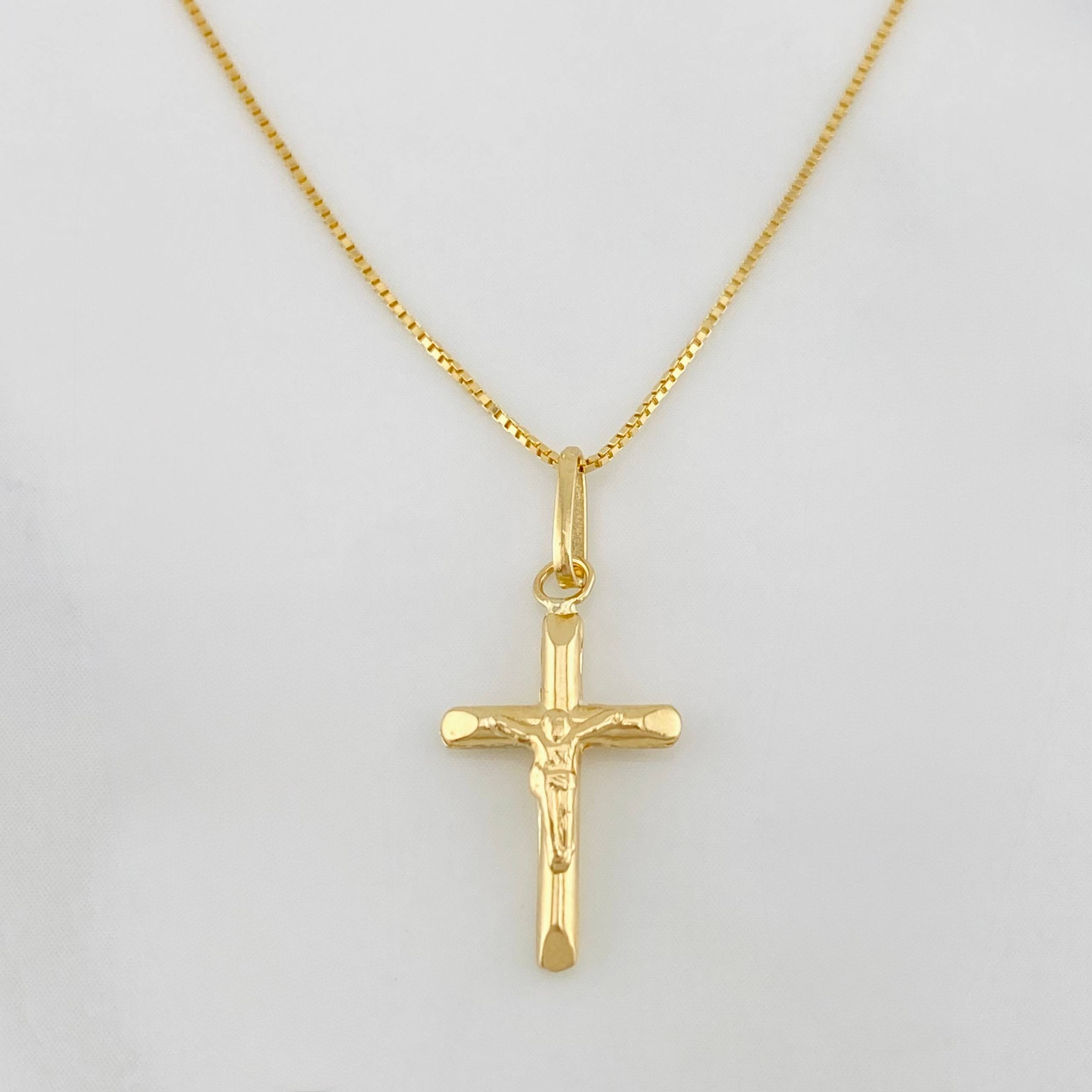 Set Cadena Veneciana + Dije Cruz Cristo / 1.55g / 18 in Oro Amarillo 18K