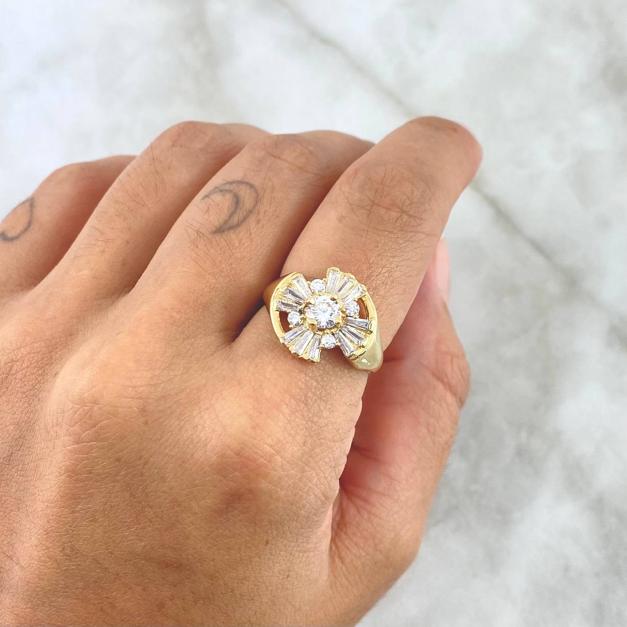 Flower Basteada Ring 5.8gr / Size 7 1/4 / White Zircons 18K Yellow Gold *