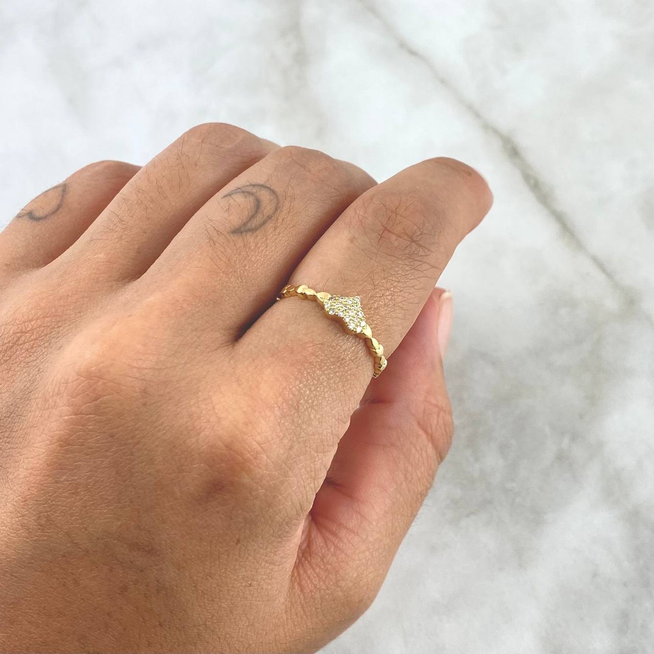 Heart Ring 1.55gr / Size 7 / White Zircons 18K Yellow Gold