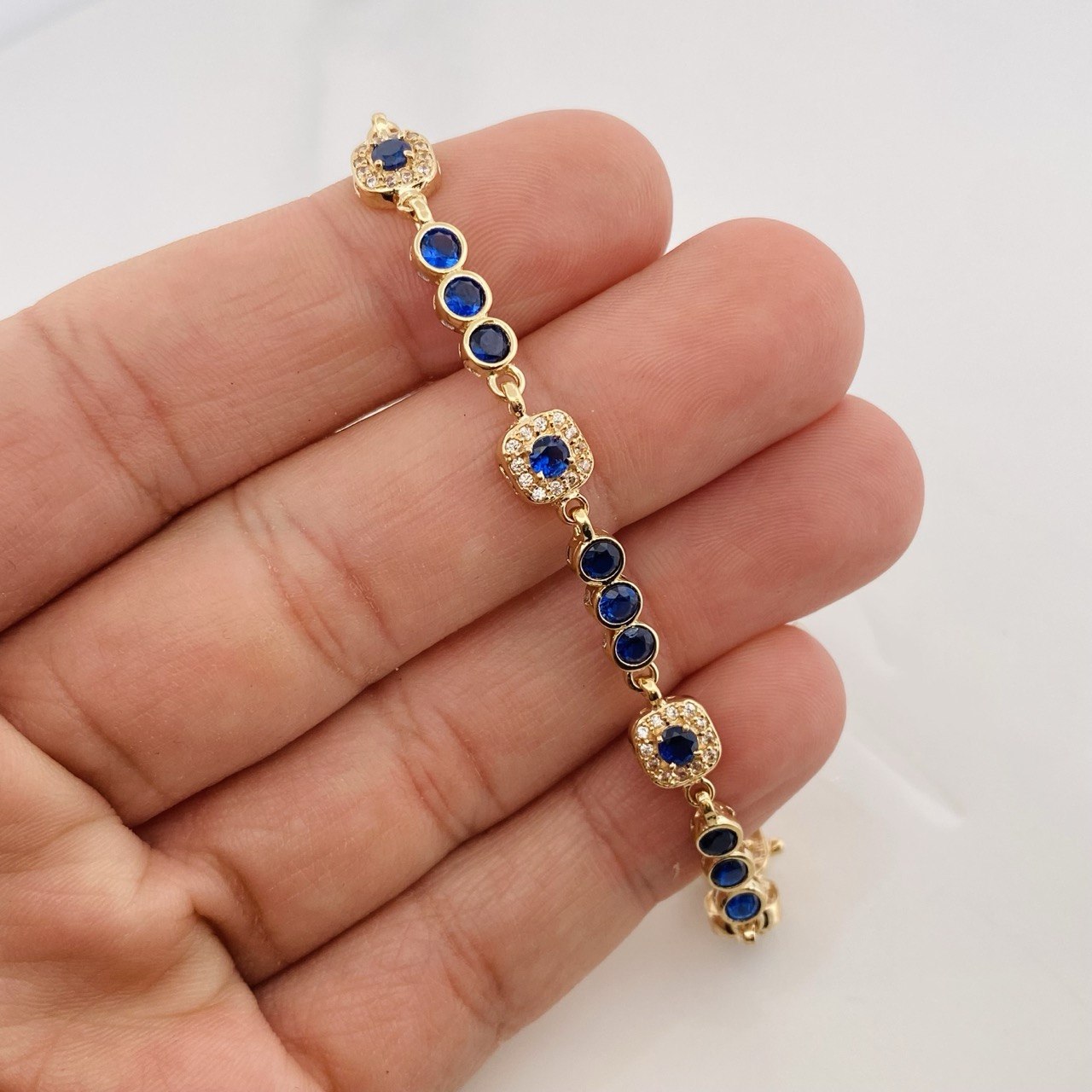 Tennis Bracelet Halo 8.9g / 6 3/4 in / 3.8mm Yellow Gold 18K