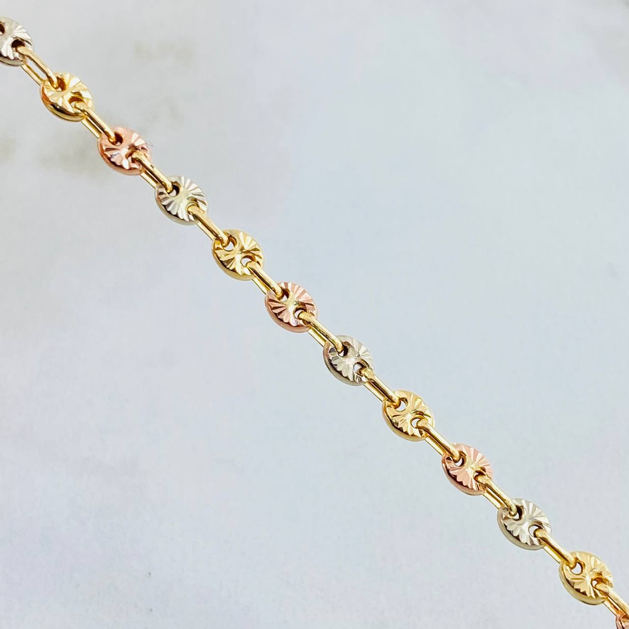 Cadena GC 10.5gr / 27 1/2 in / Tres Oros 18K