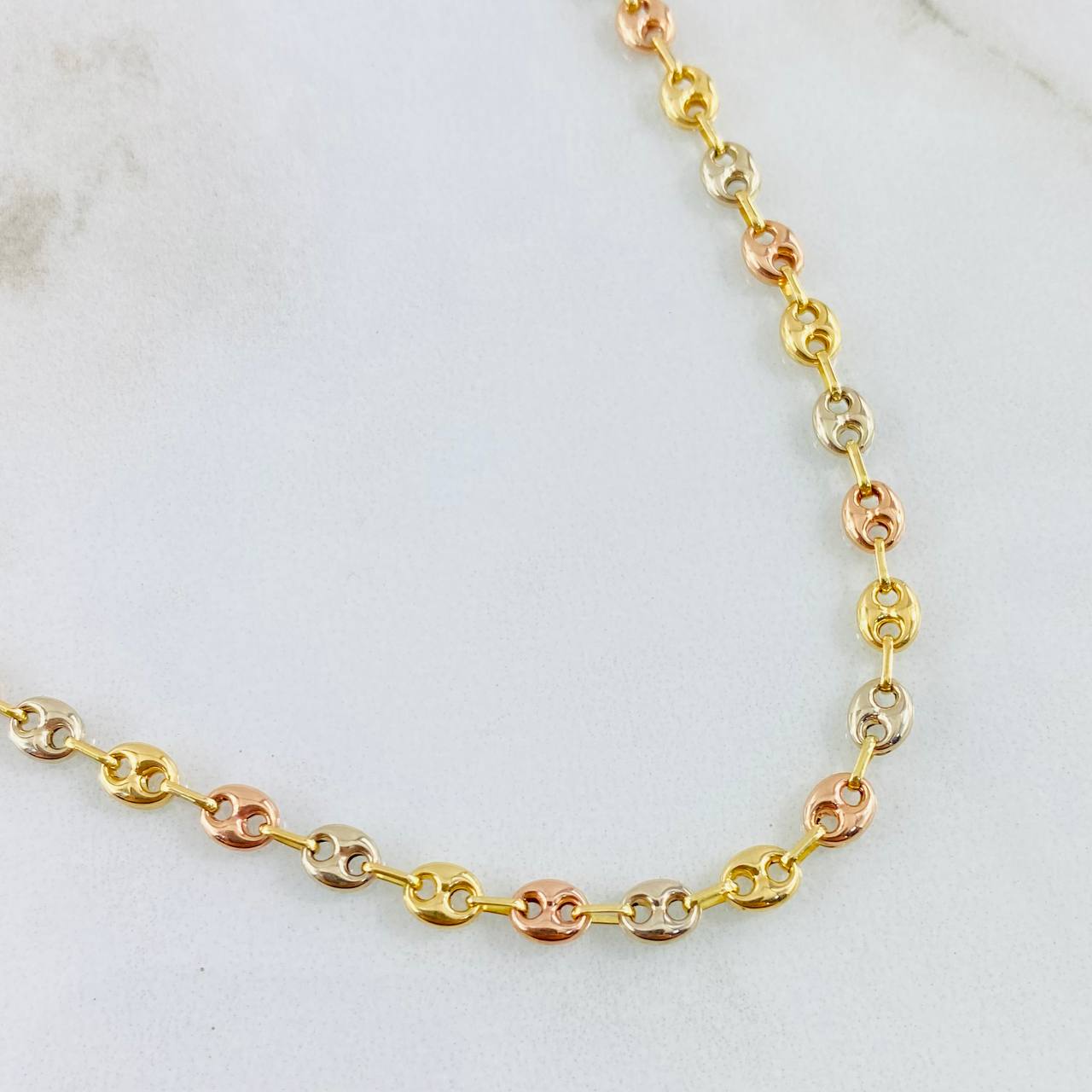 GC Chain 5.55gr / 19 3/4 in / Three 18K Golds