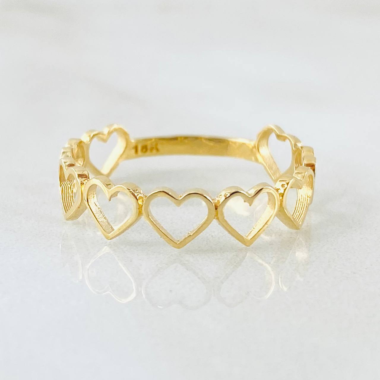Anillo Corazones 1.4gr / 8 1/4 / Oro Amarillo 18K