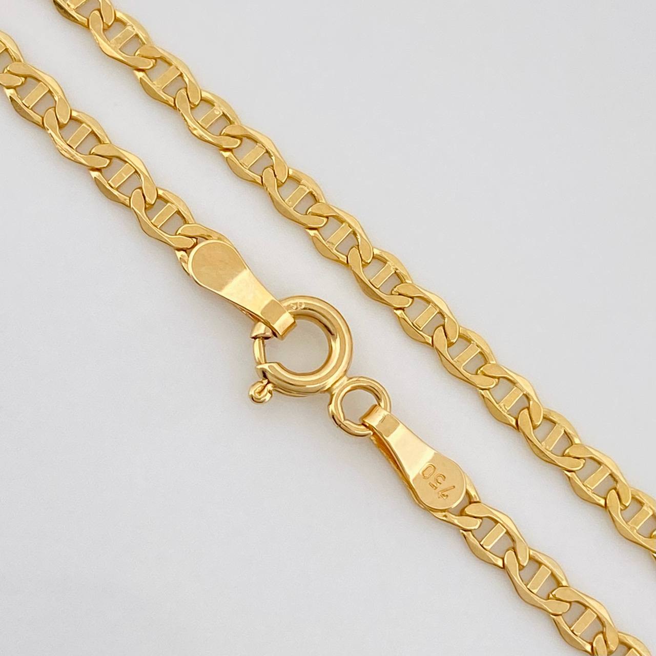 Flat Mariner Chain 2.9g / 20 in / 2.5mm 18K Yellow Gold