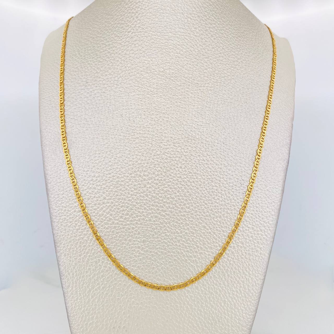 Flat Mariner Chain 2.9g / 20 in / 2.5mm 18K Yellow Gold