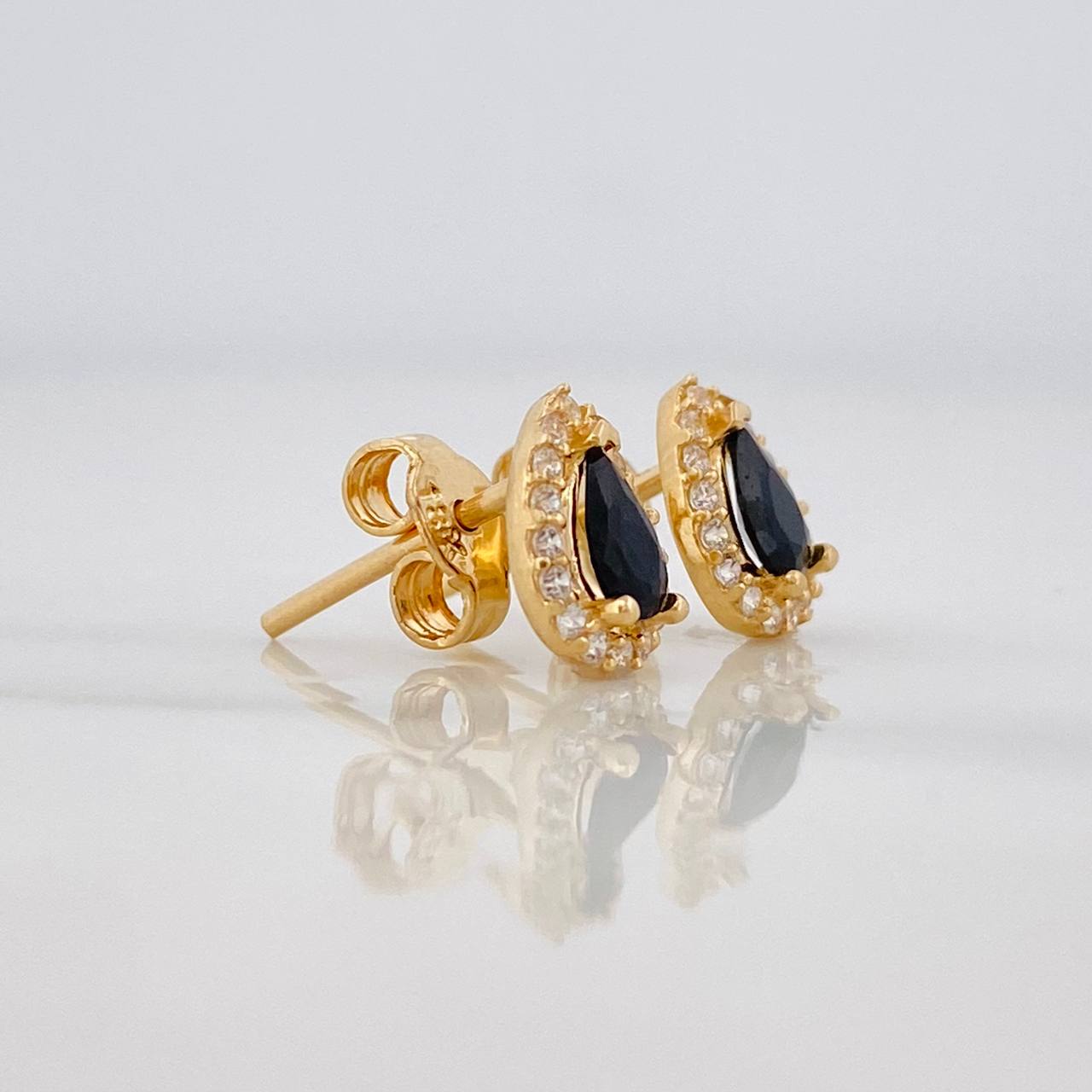 Tear Halo Stud Earrings 1.2g / in / 5.9mm Yellow Gold 18K