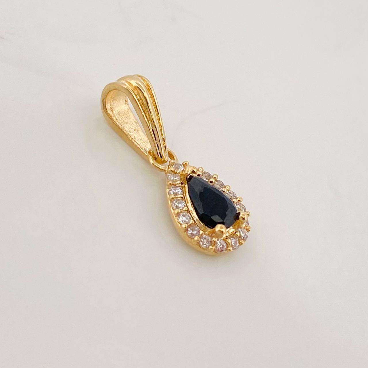 Tear Halo Pendant 0.65g / 1/2 in Yellow Gold 18K