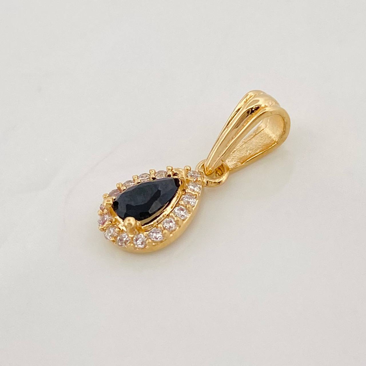 Tear Halo Pendant 0.65g / 1/2 in Yellow Gold 18K